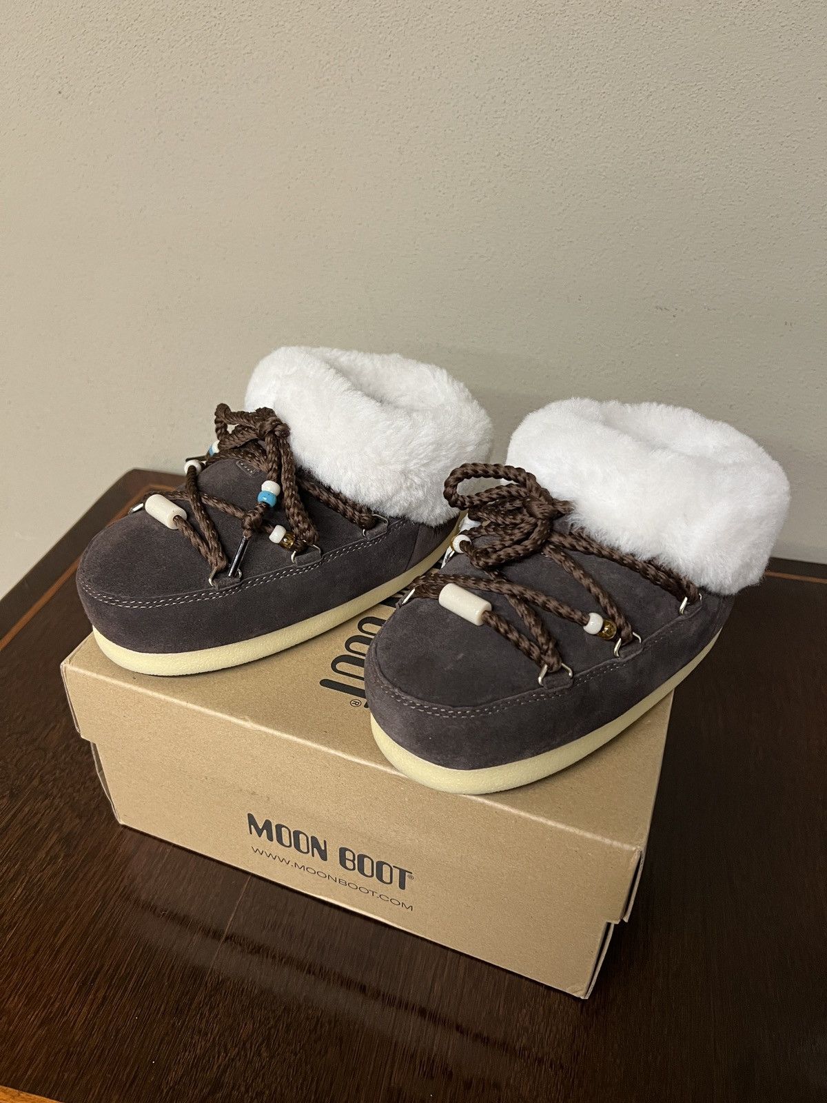 Moon Boot Moon bood low suede Size US 6 / IT 36 - 1 Thumbnail