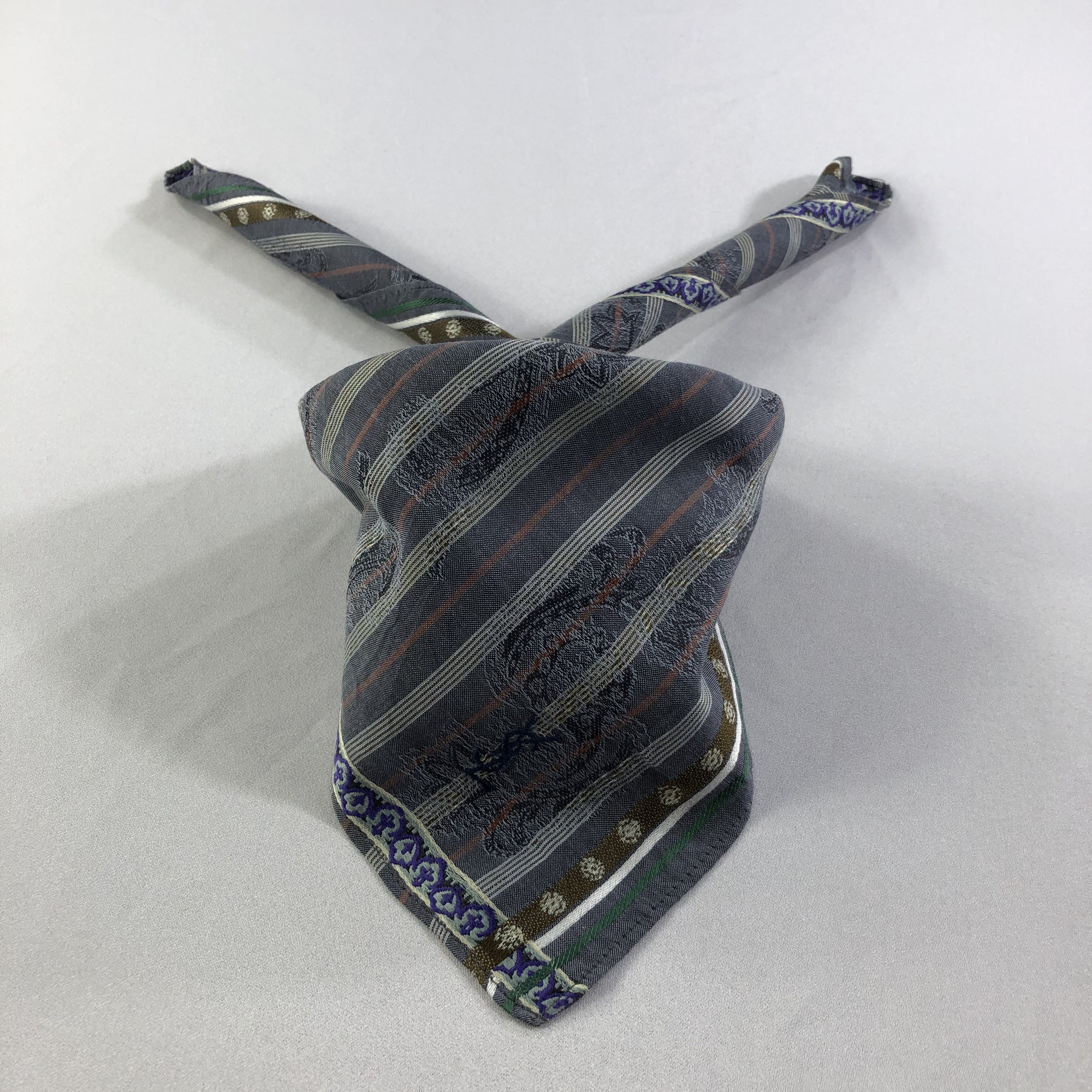 Yves Saint Laurent YSL Paisley Handkerchief Neckerchief Bandana H1728 Size ONE SIZE - 1 Thumbnail