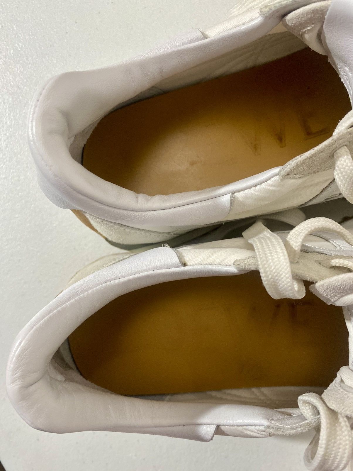 Loewe Loewe 🇮🇹 Flow Retro Runner Sneakers White Techno Suede 9 US Size US 9 / IT 39 - 24 Thumbnail