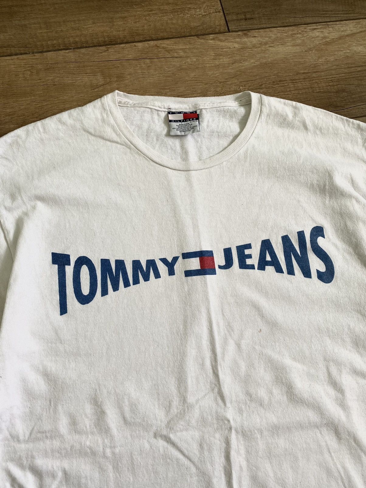 Tommy Hilfiger Vintage Tommy Hilfiger Jeans T Shirt Logo Size US XL / EU 56 / 4 - 3 Thumbnail