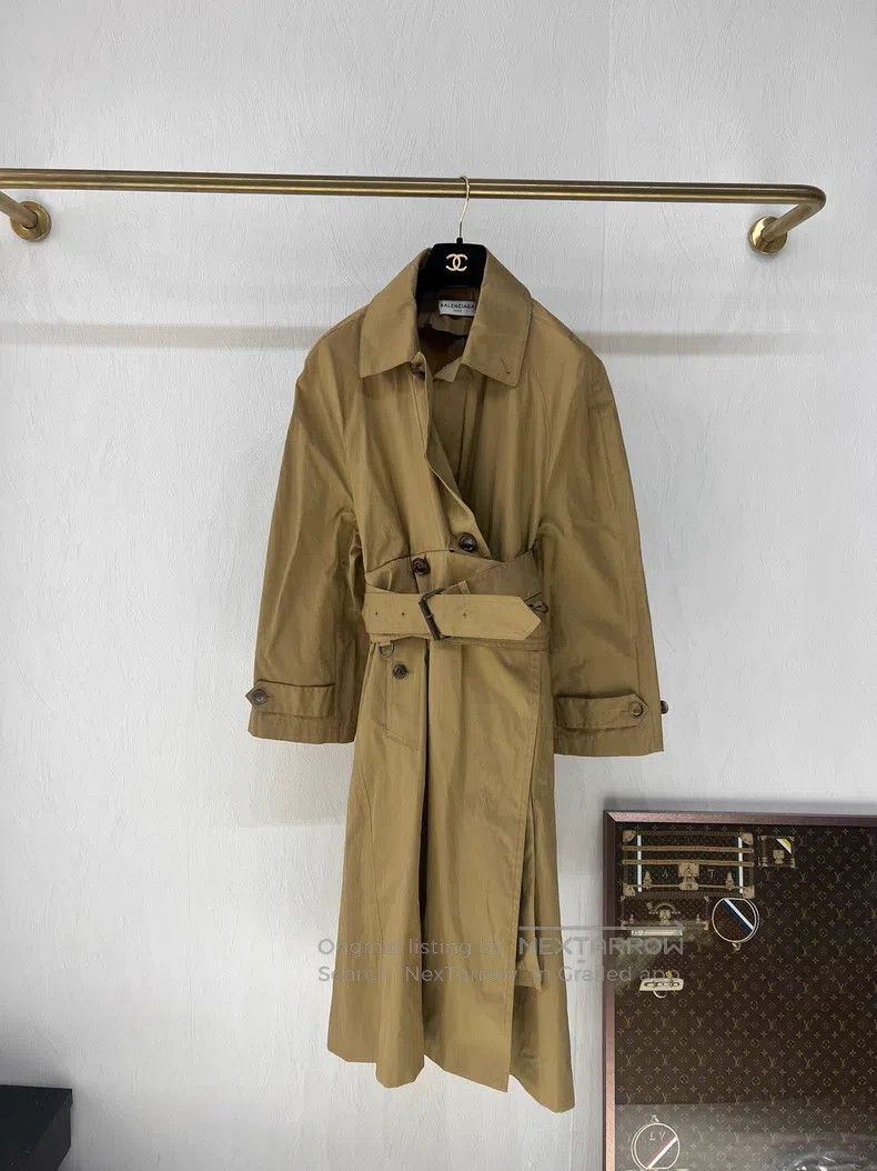 Balenciaga Balenciaga Design Windbreaker Coat Size XXS / US 00 / IT 34 - 1 Thumbnail