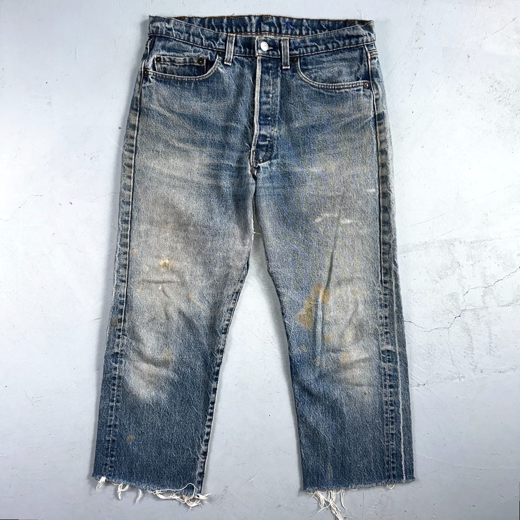 Levi's VINTAGE Levis 501 Jeans 80s USA XX Straight Leg Blue Light Wash 32x24 Capri Size US 32 / EU 48 - 2 Thumbnail