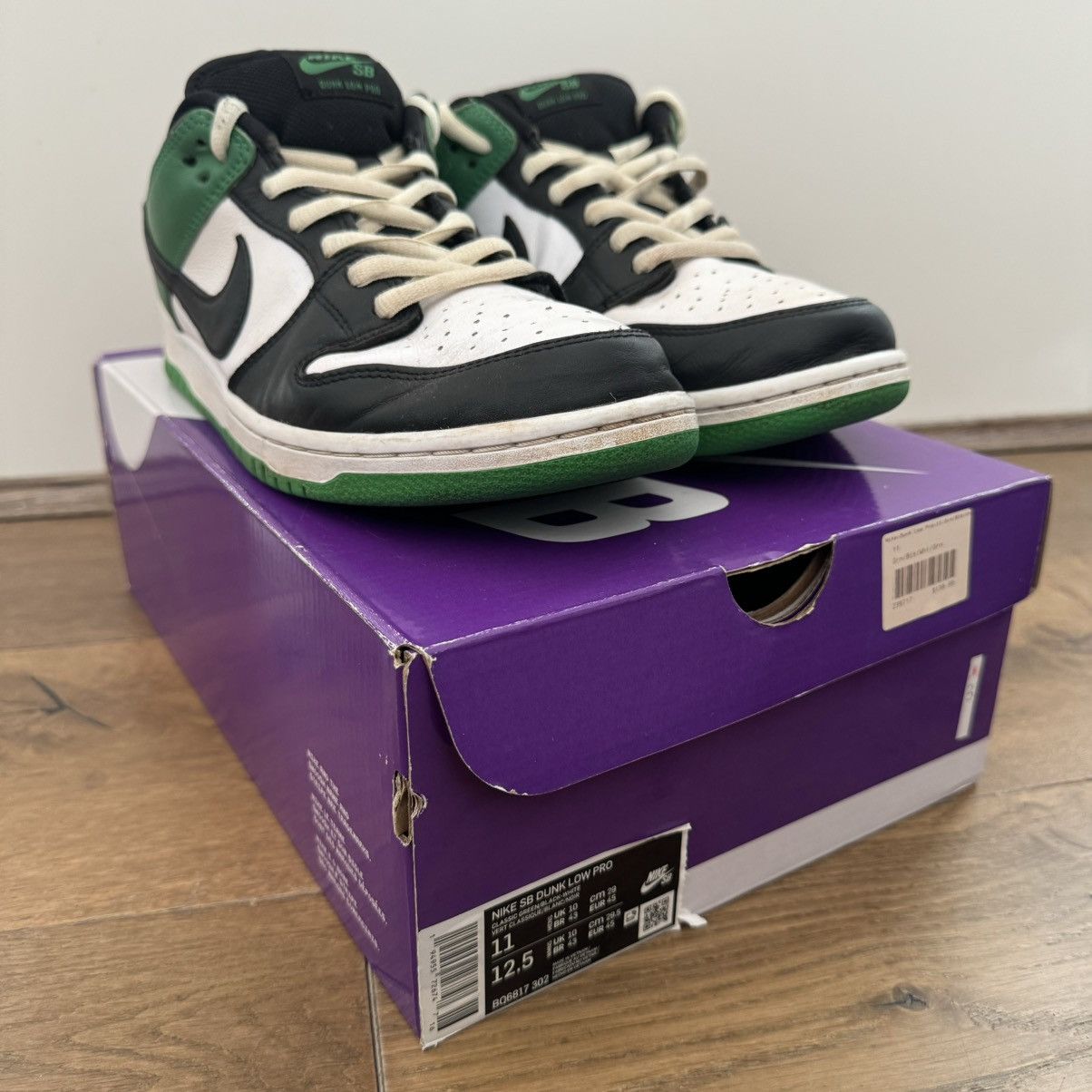 Nike Nike Dunk Low SB Lucky Green Size US 11 / EU 44 - 3 Thumbnail