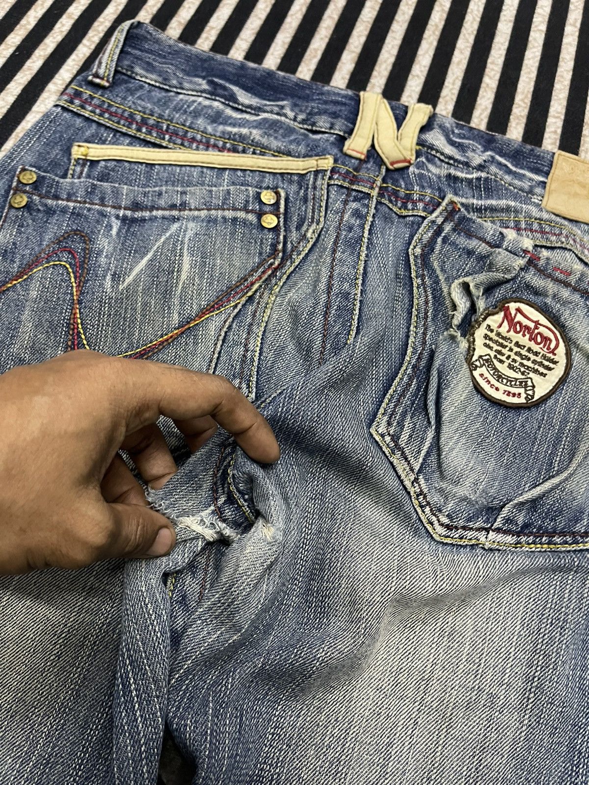 Norton 2000s NORTON DENIM DISTRESSED JEANS EMBROIDERED LOGO Size US 32 / EU 48 - 18 Thumbnail