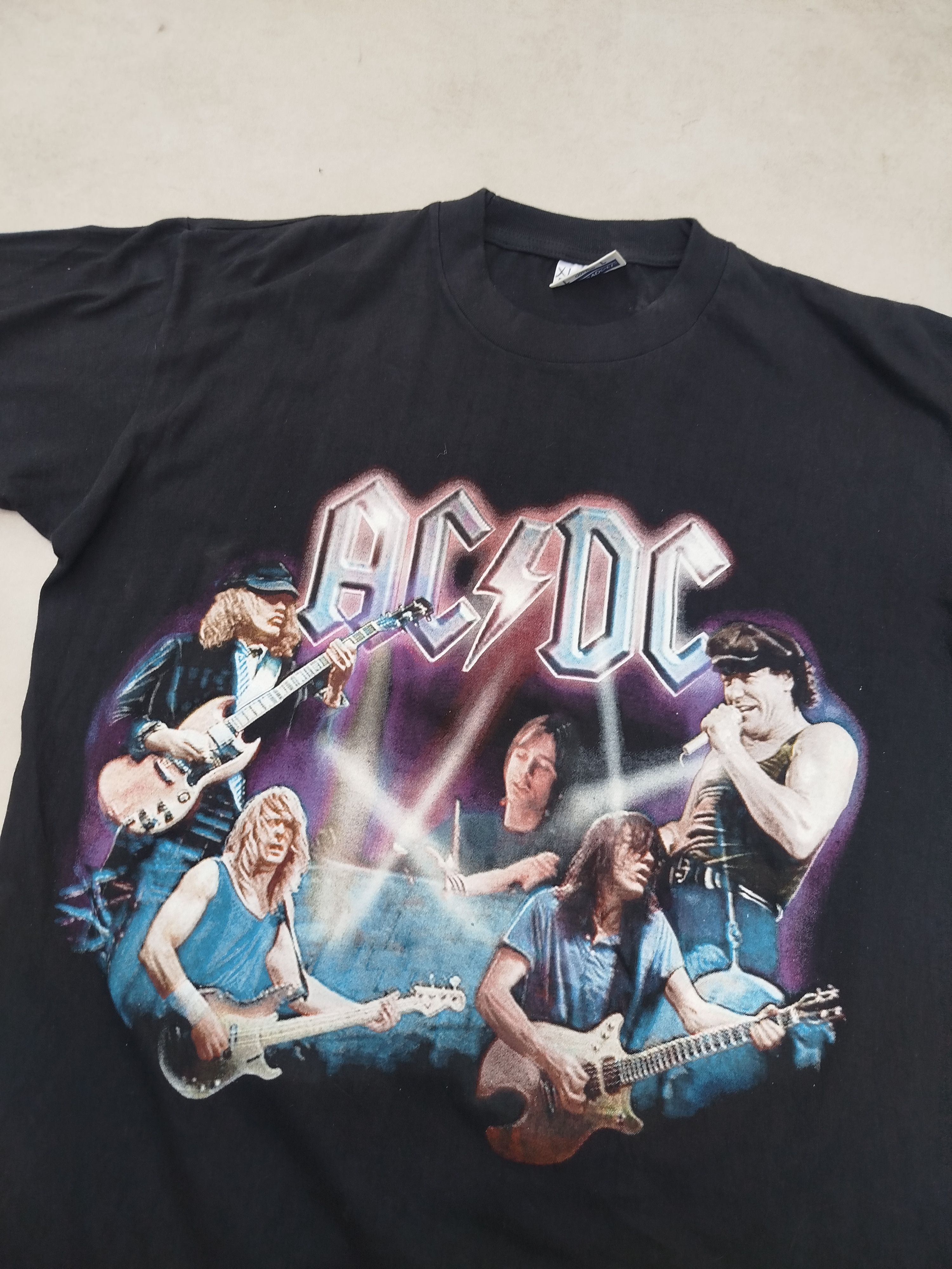 Vintage Vintage AC/DC European tour t-shirt size L Size US L / EU 52-54 / 3 - 2 Thumbnail