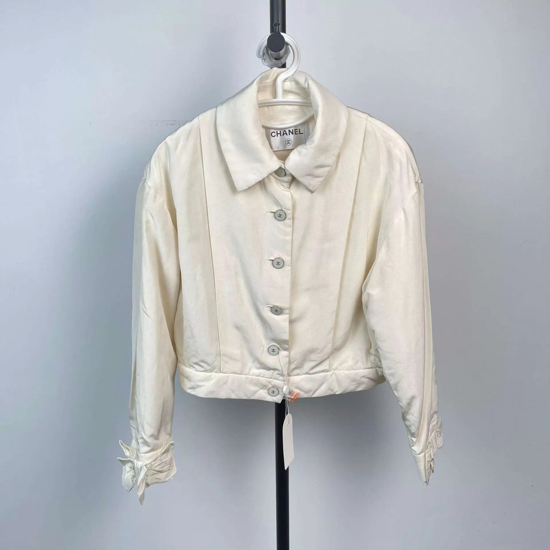 Chanel Chanel 24B Bow Silk Ivory Short Cotton Jacket 36 Size XS / US 0-2 / IT 36-38 - 1 Thumbnail