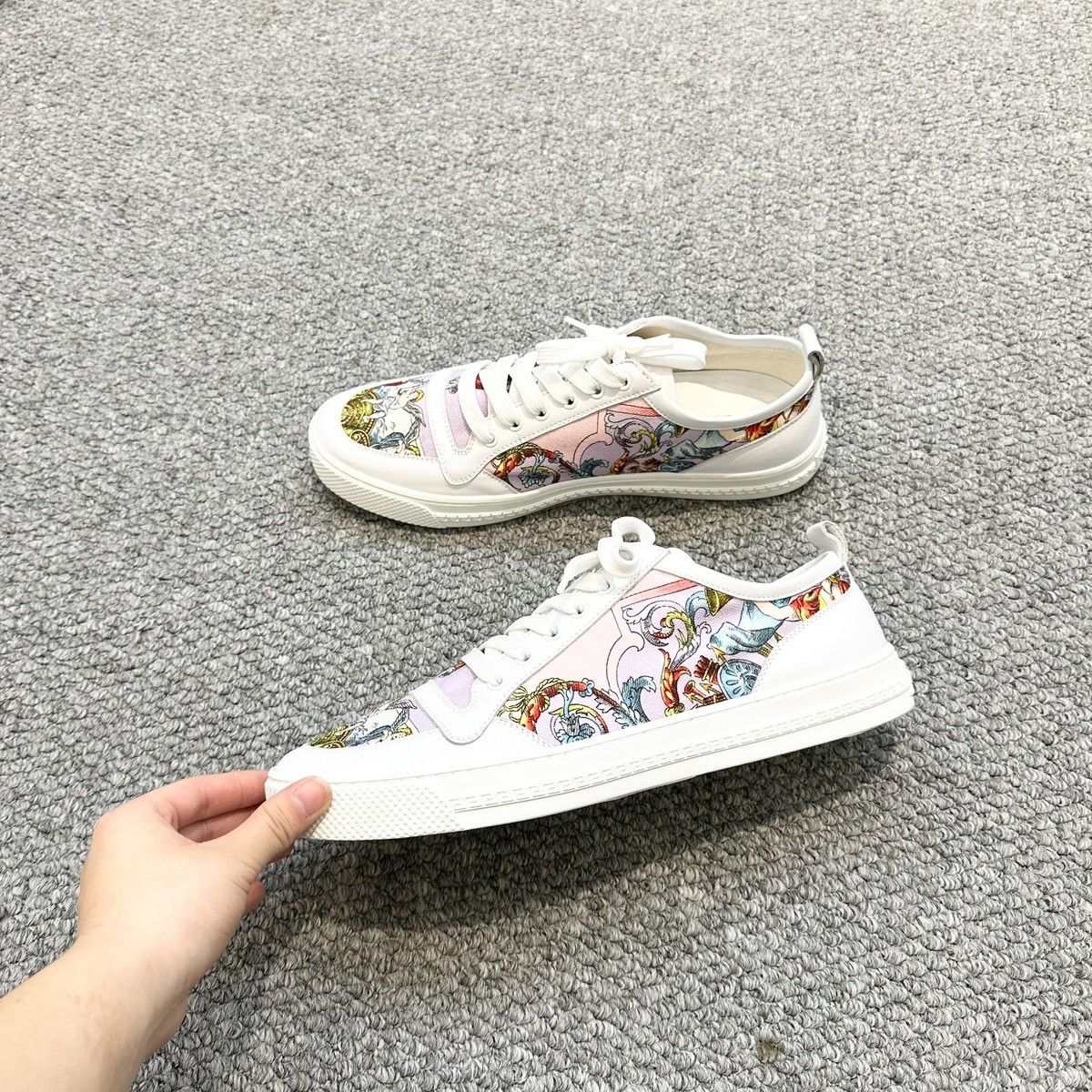Versace Versace Angeli print canvas sneaker Size US 10 / EU 43 - 2 Thumbnail