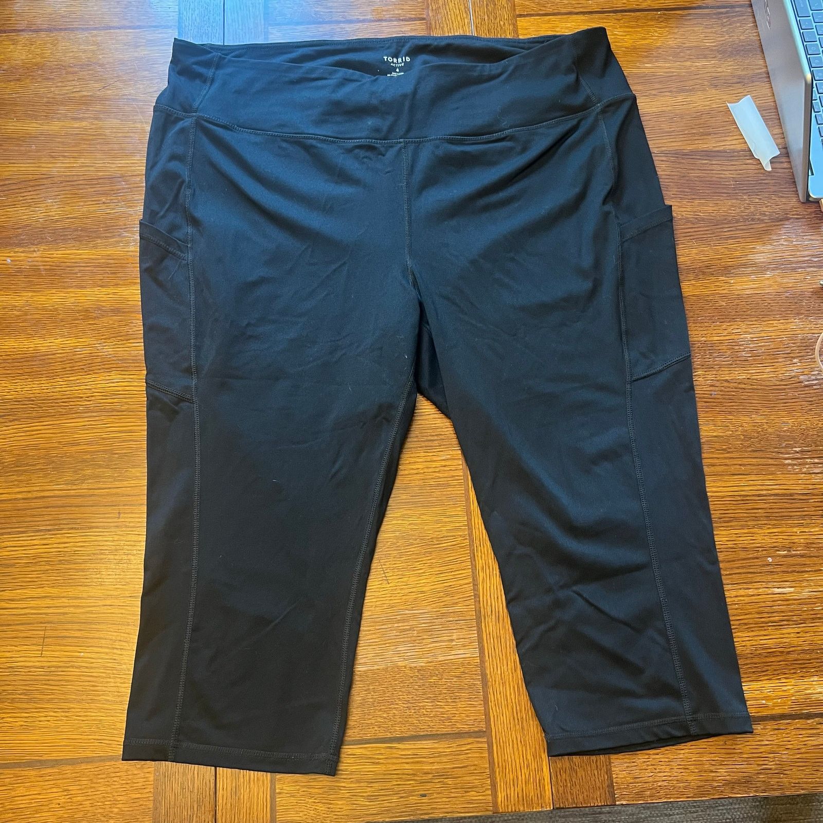 Other TORRID Plus Size 4 Capri Active Leggings with Side Pocket Size 27" / US 4 / IT 40 - 6 Thumbnail