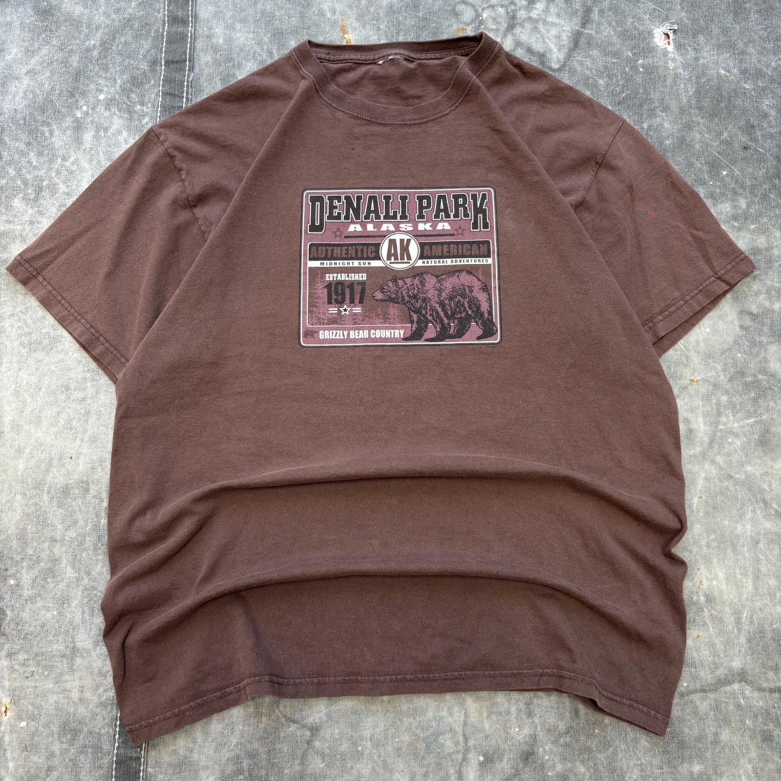 Vintage Vintage Y2K Denali Park Chocolate Brown Alaska Bear Shirt Size US L / EU 52-54 / 3 - 1 Thumbnail