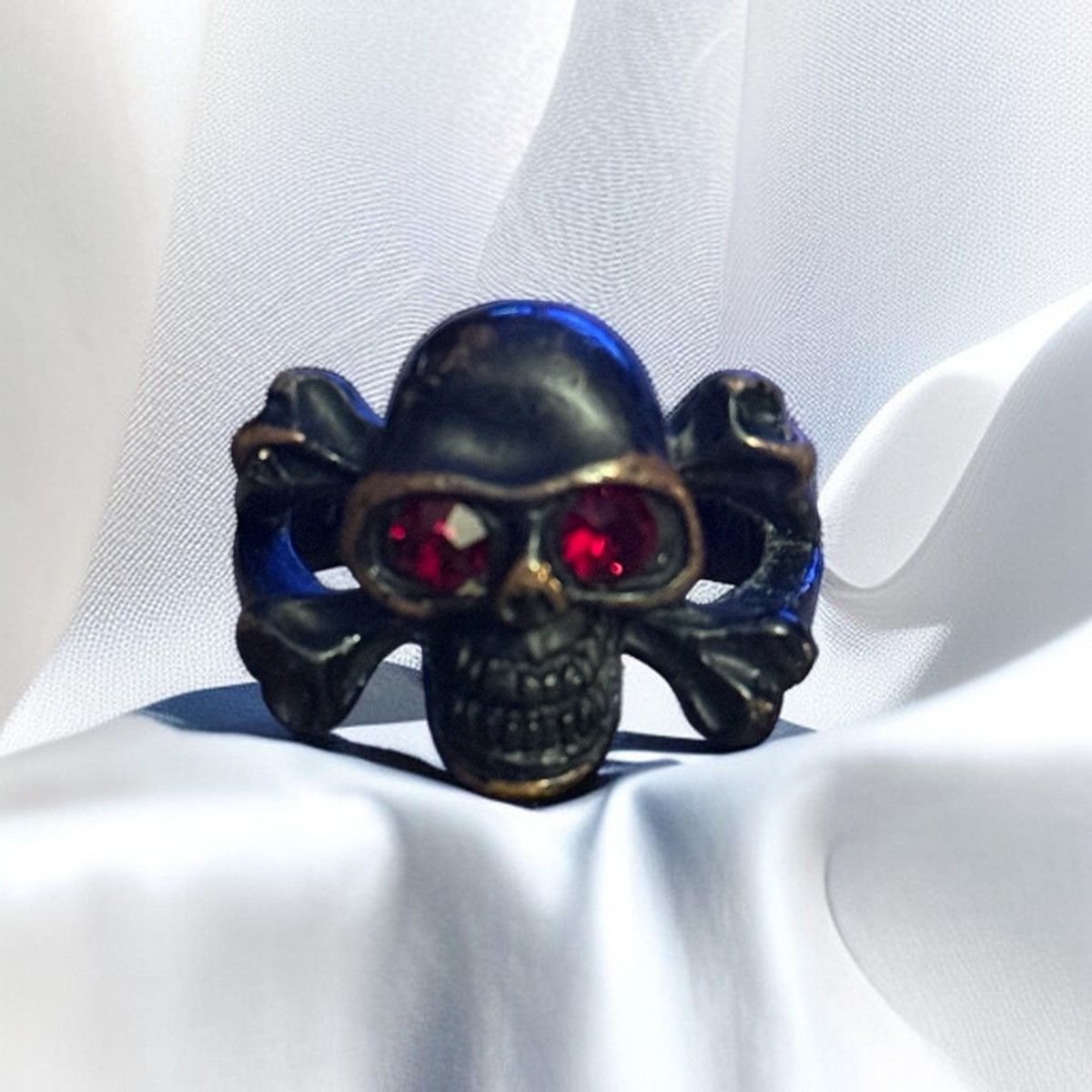 Vintage Vintage dark bronze skull ring Size ONE SIZE - 1 Thumbnail
