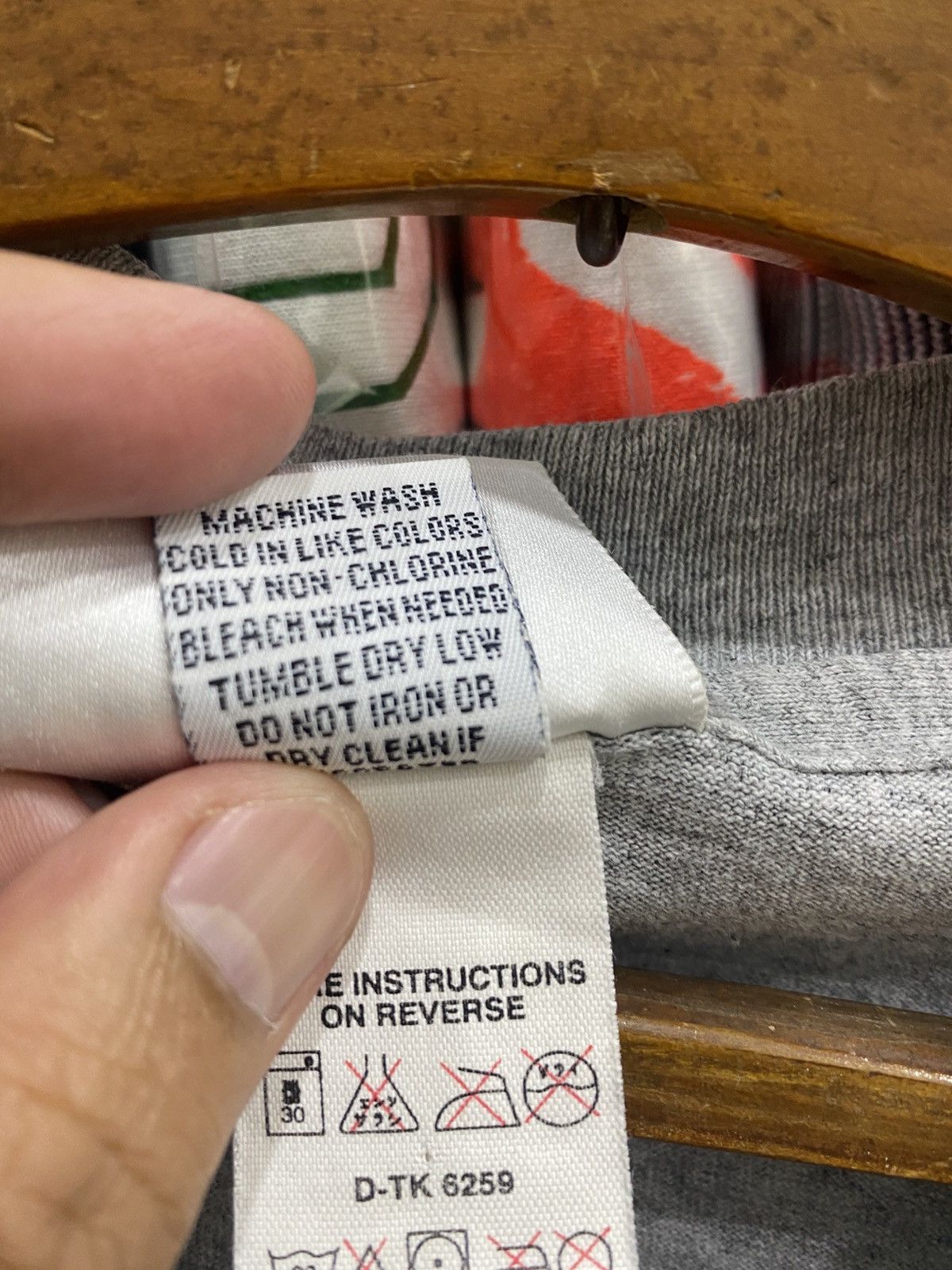 DKNY DKNY TSHIRT Size US XL / EU 56 / 4 - 10 Thumbnail