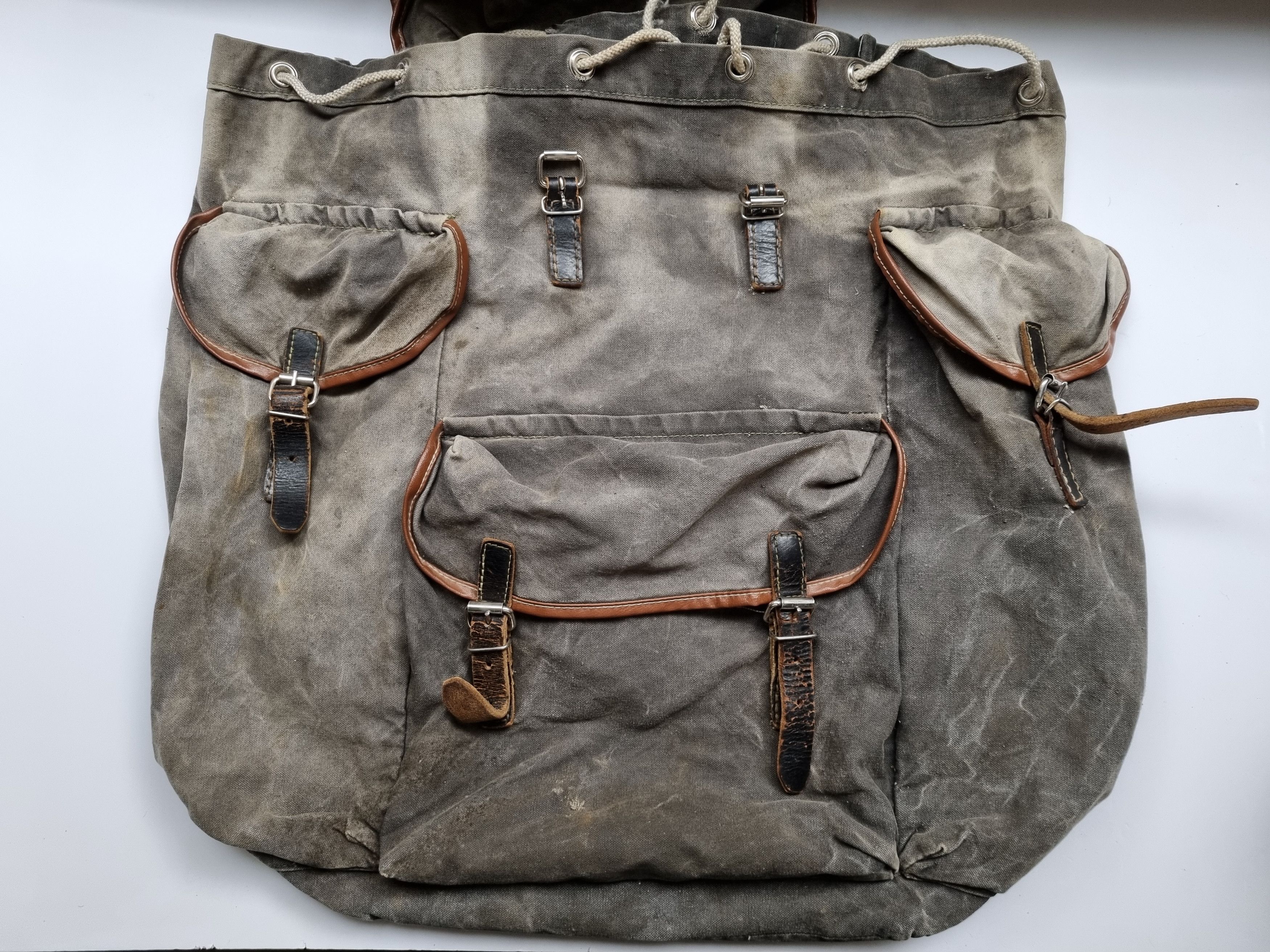 Japanese Brand 50s Vintage Sun Faded Thrashed Backpack Amazing Fade Size ONE SIZE - 17 Thumbnail