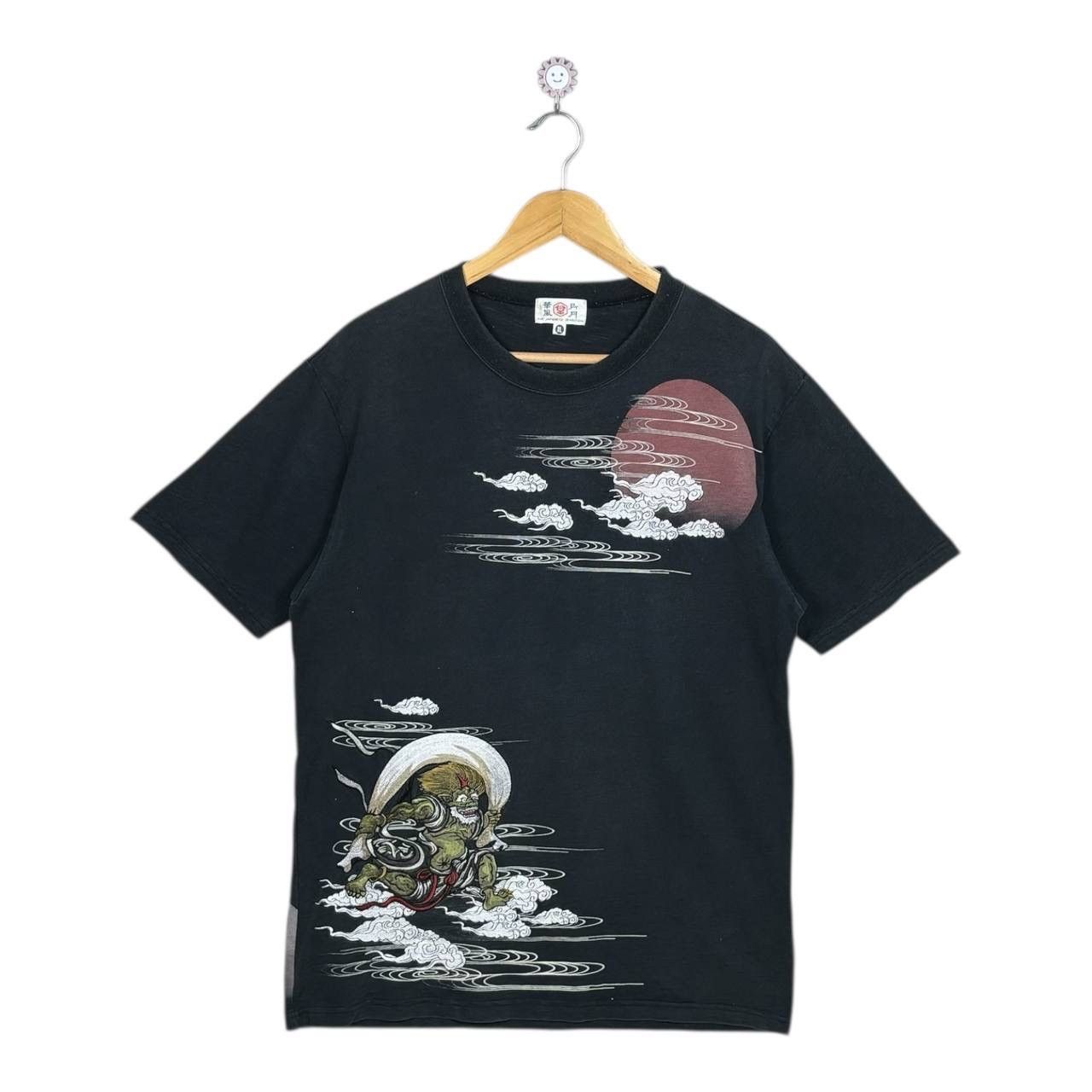 Japanese Brand Kachofūgetsu Fujin Raijin Embroidered T-Shirt Japanese Gods Size US XL / EU 56 / 4 - 1 Thumbnail