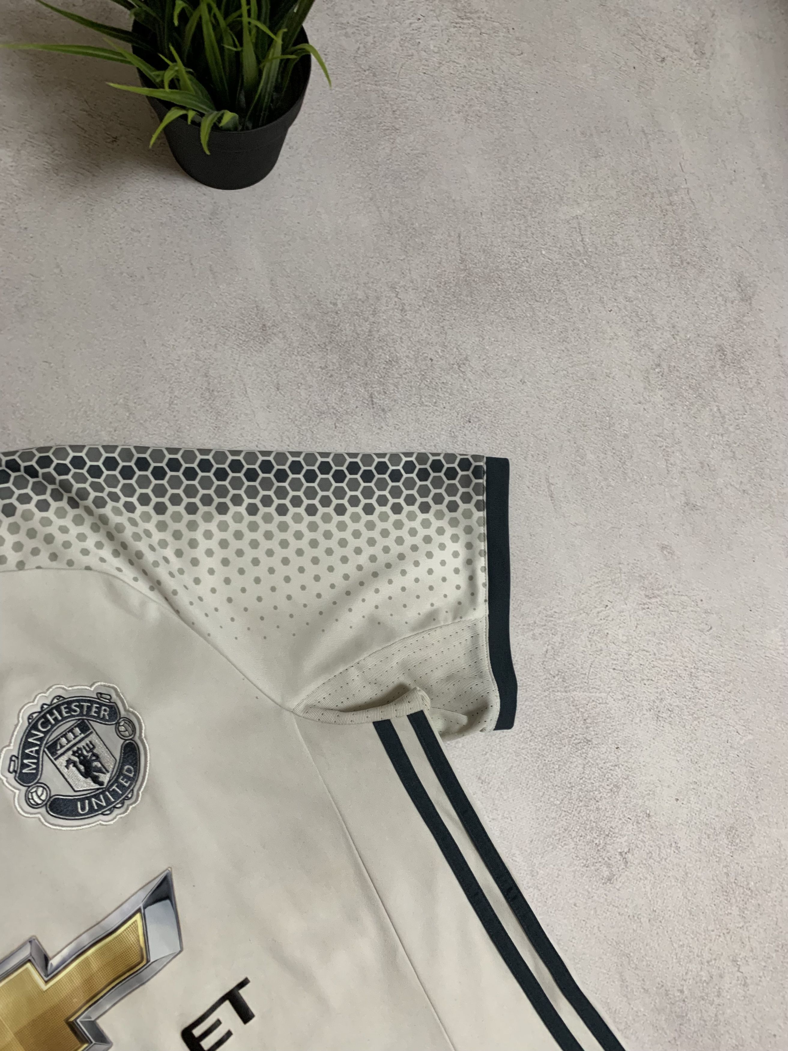 Adidas Vintage Adidas Manchester United Jersey Soccer T Shirt 2016 Size US L / EU 52-54 / 3 - 6 Thumbnail
