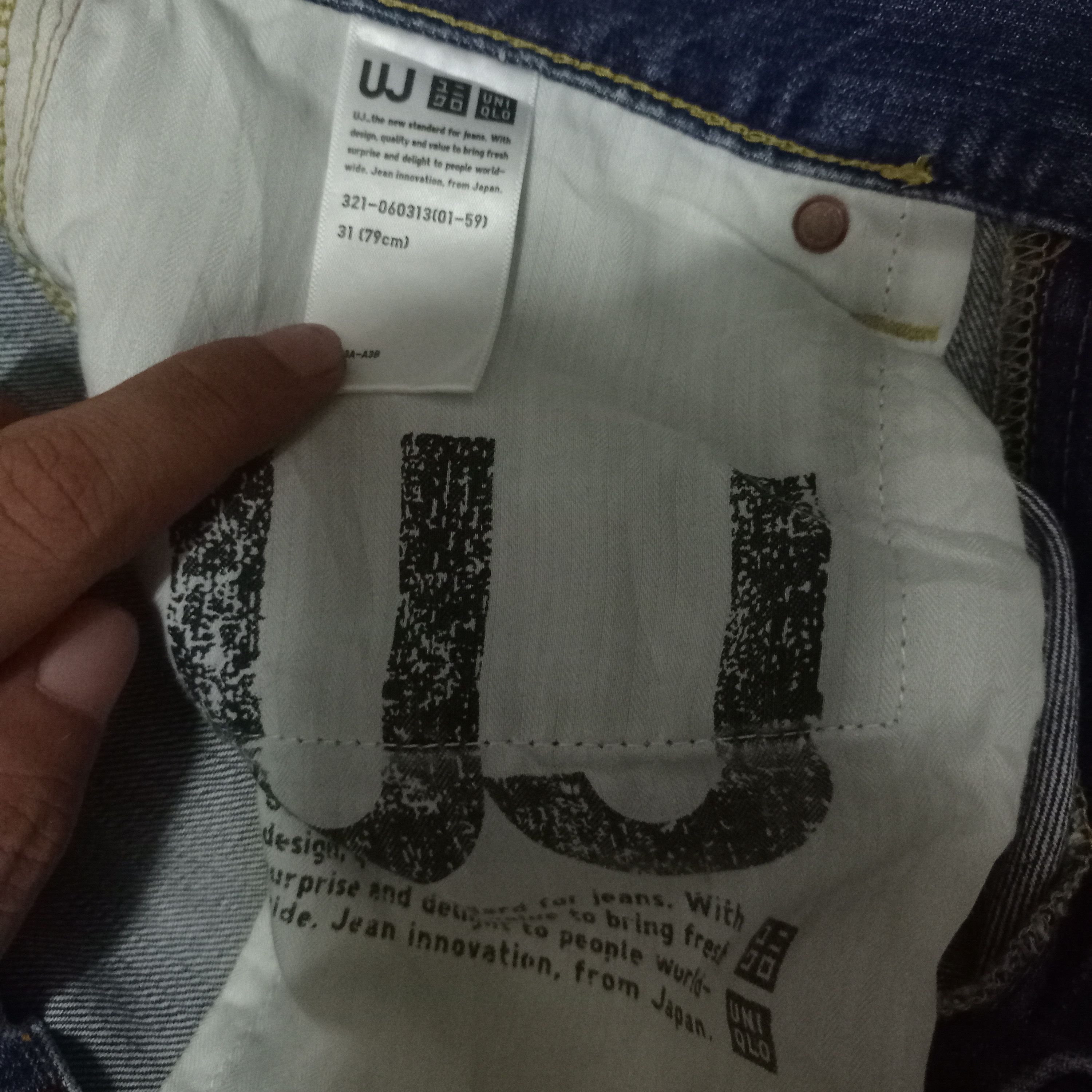 Japanese Brand × Uniqlo Vintage Uniqlo Blue Wash V Stitch Distressed Loose Jeans Size US 30 / EU 46 - 11 Thumbnail