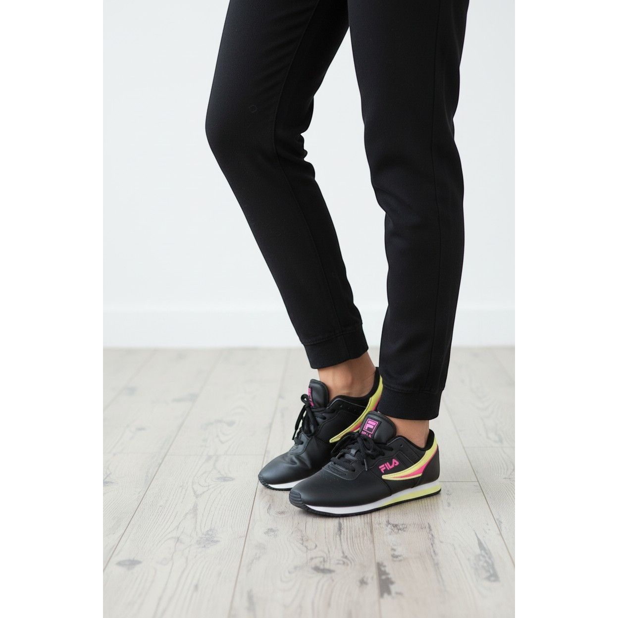 Fila 3PM01823-044 — FILA Women's 6 Black Pink Neon Yellow Y2K Ath Size US 6 / EU 39 - 12 Thumbnail