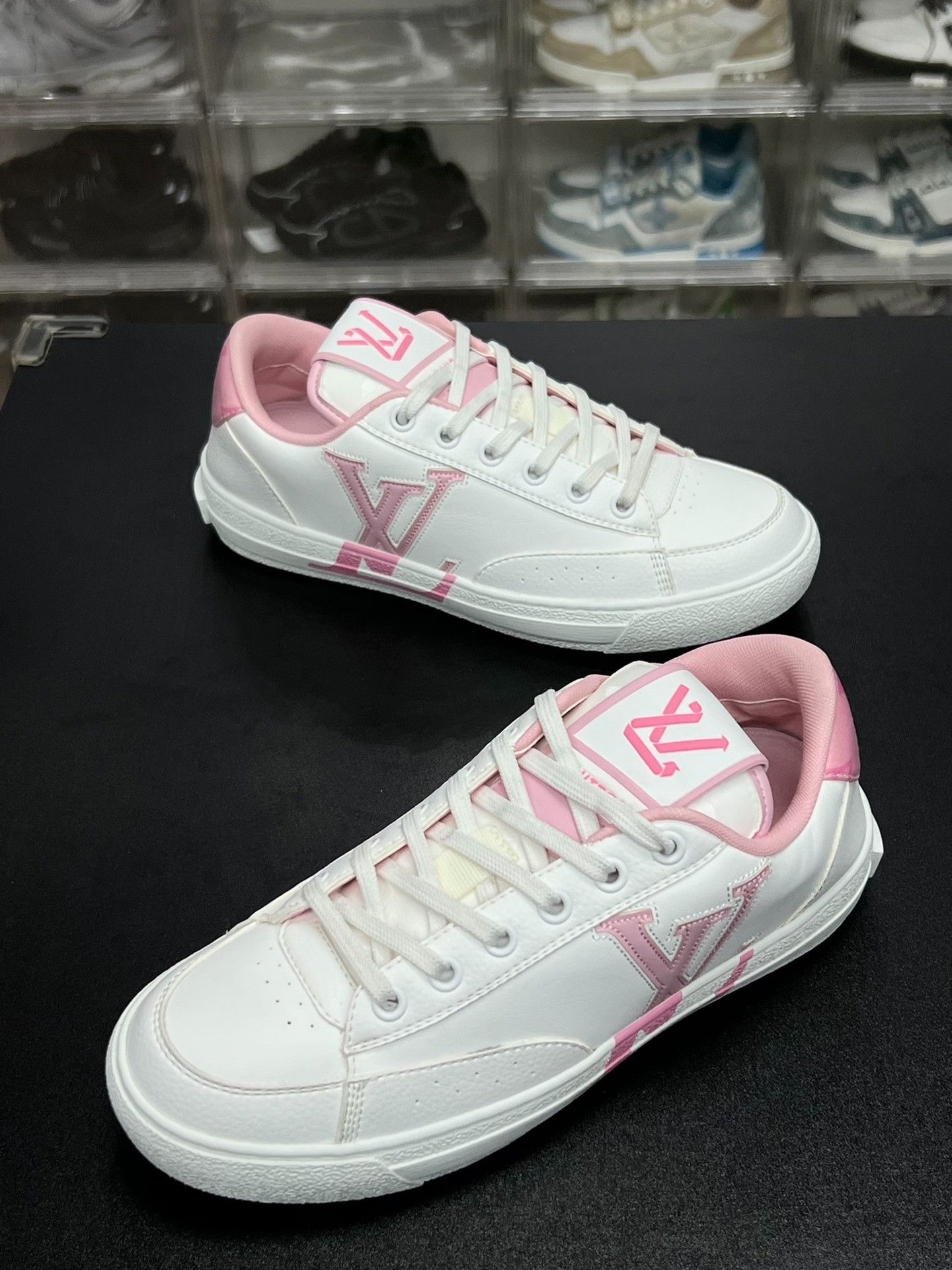 Louis Vuitton Louis Vuitton Pink Lowtop Sneakers us_6 Women Size US 6 / IT 36 - 1 Thumbnail