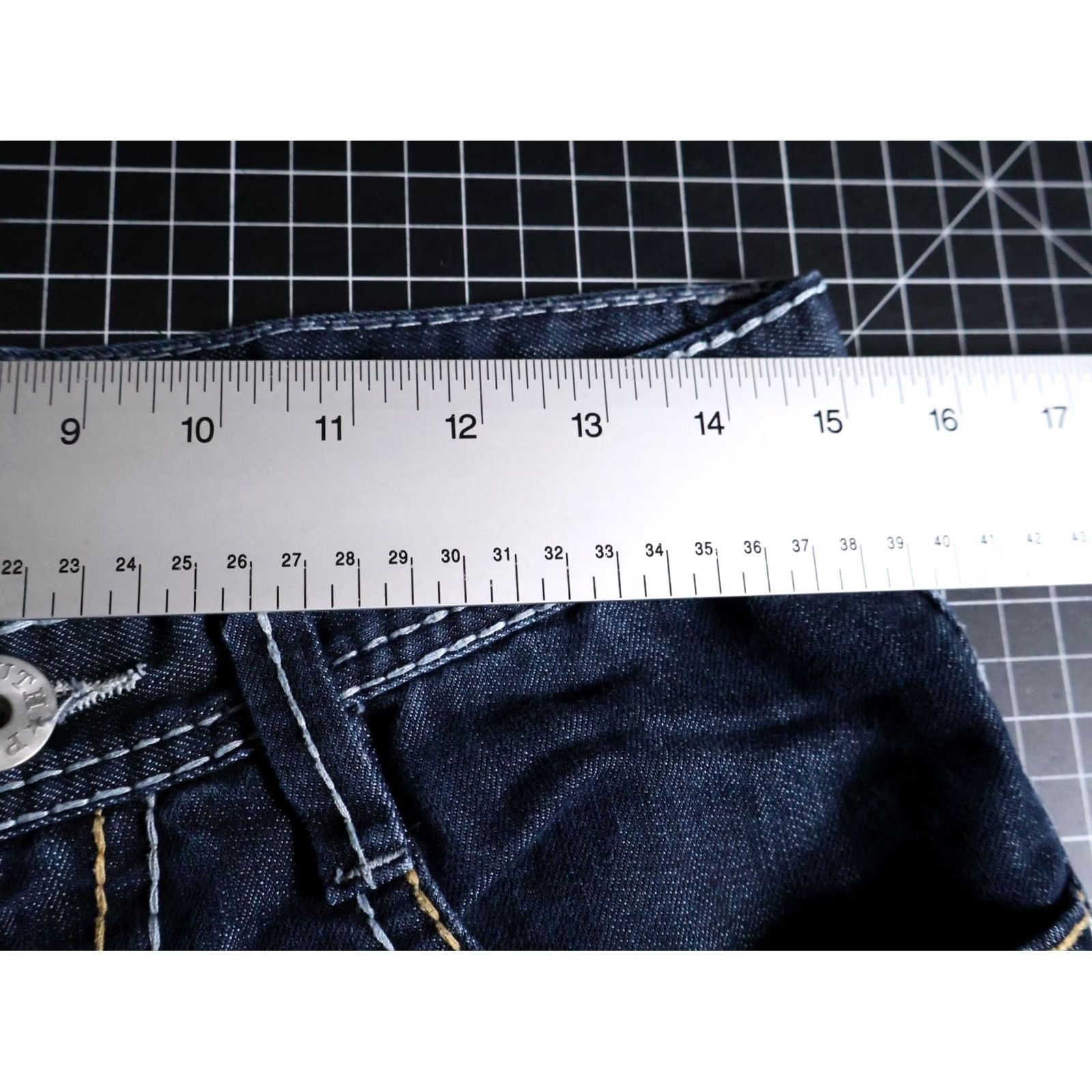 Southpole Southpole Denim Bermuda Shorts Men 30 x 12 Dark Blue Embroidered 5180 Vintage Size US 30 / EU 46 - 5 Thumbnail