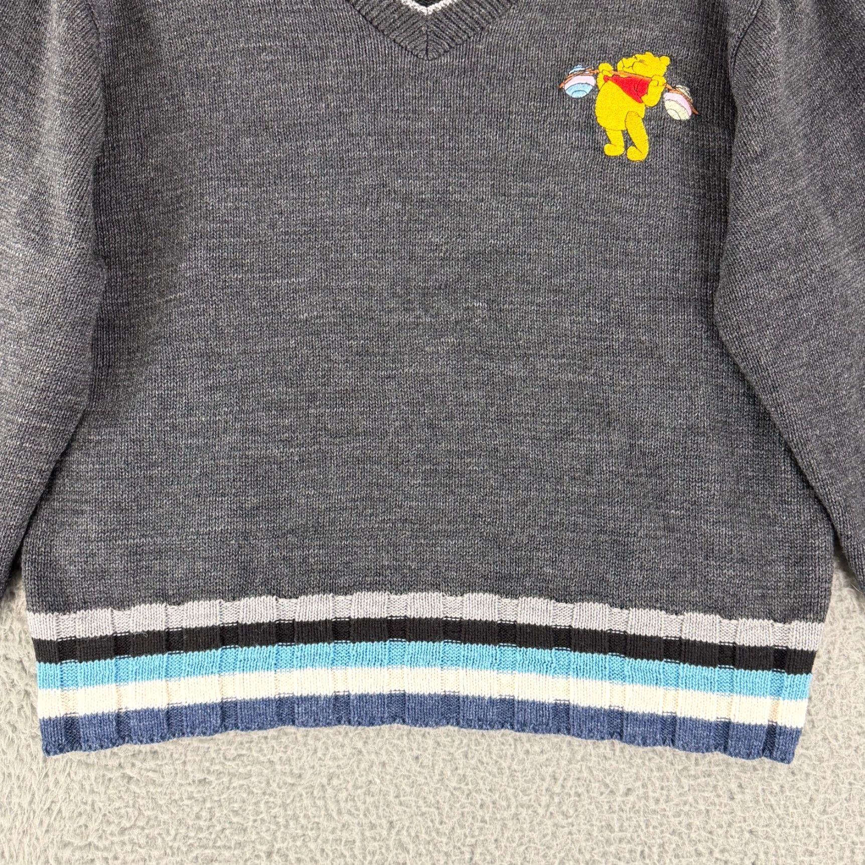 Disney VINTAGE Disney Winnie the Pooh Sweater Womens Medium Gray Knit Cropped Knit LS Size M / US 6-8 / IT 42-44 - 5 Thumbnail
