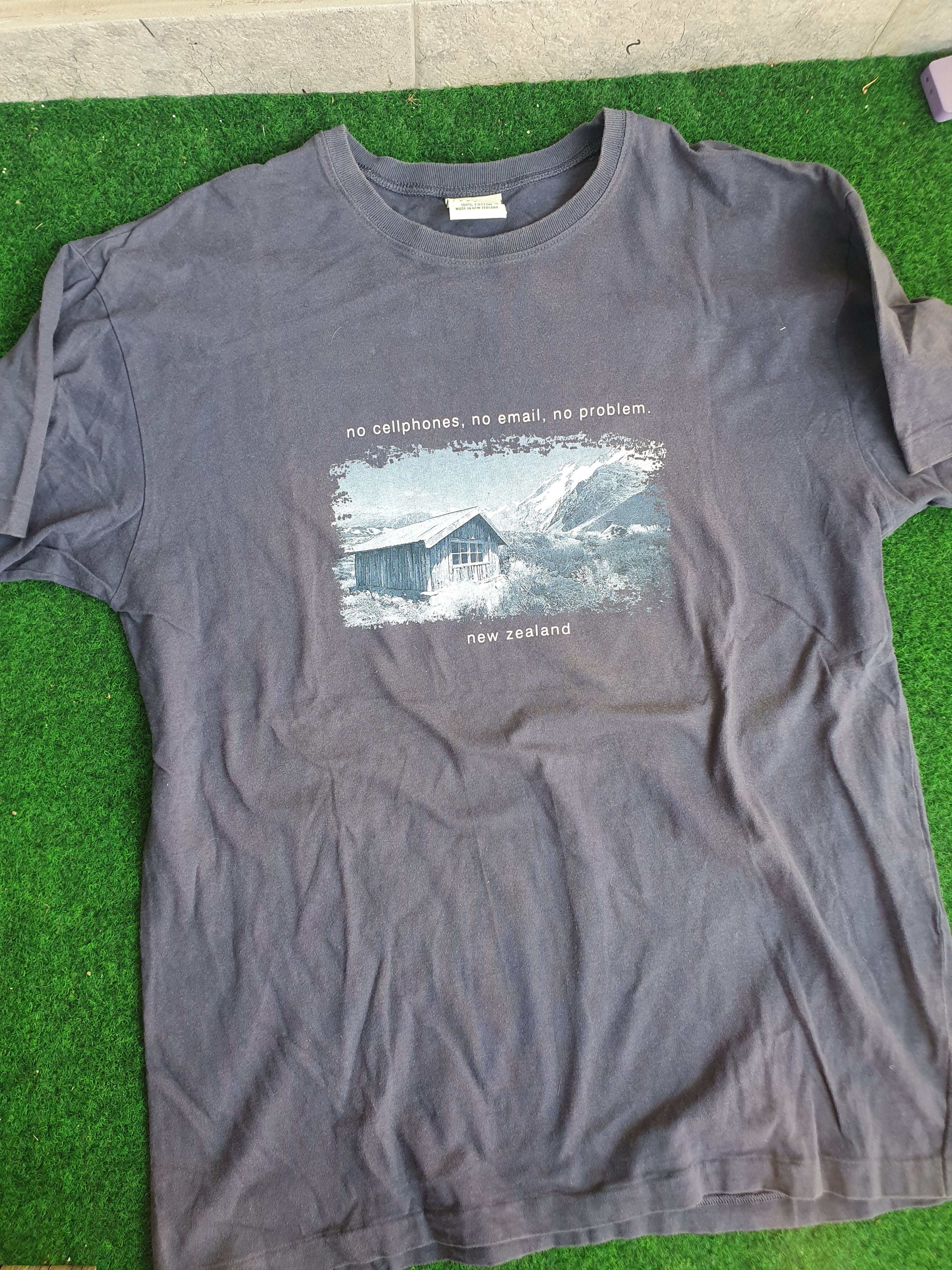 Vintage No Cellphones,No Emails,No Problem Made in NZ Vtg tee XL Size US XL / EU 56 / 4 - 6 Thumbnail