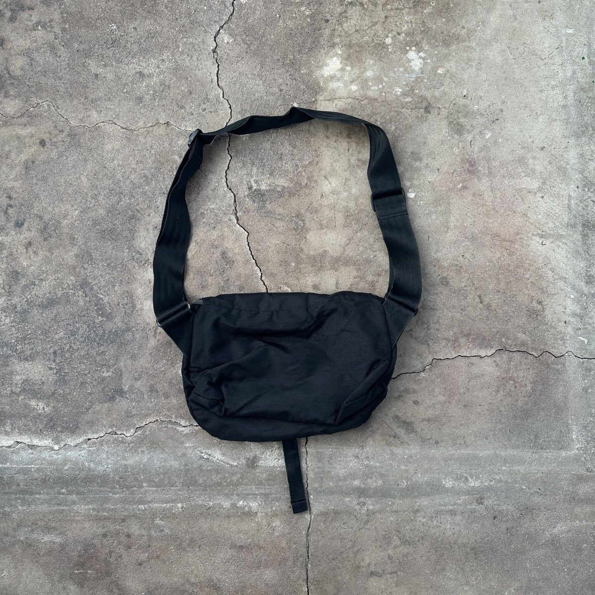 Other Vintage Kaikkialla Gorpcore Black Crossbody Bag Size ONE SIZE - 2 Thumbnail