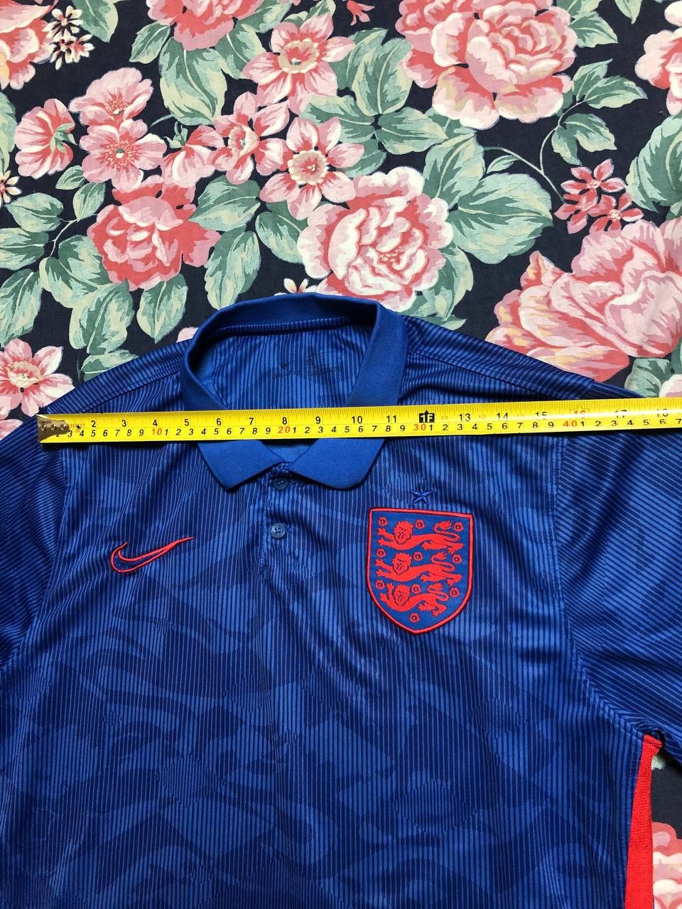 Nike ENGLAND TEAM 2020/2022 FOOTBALL SOCCER SHIRT JERSEY Size US M / EU 48-50 / 2 - 10 Thumbnail