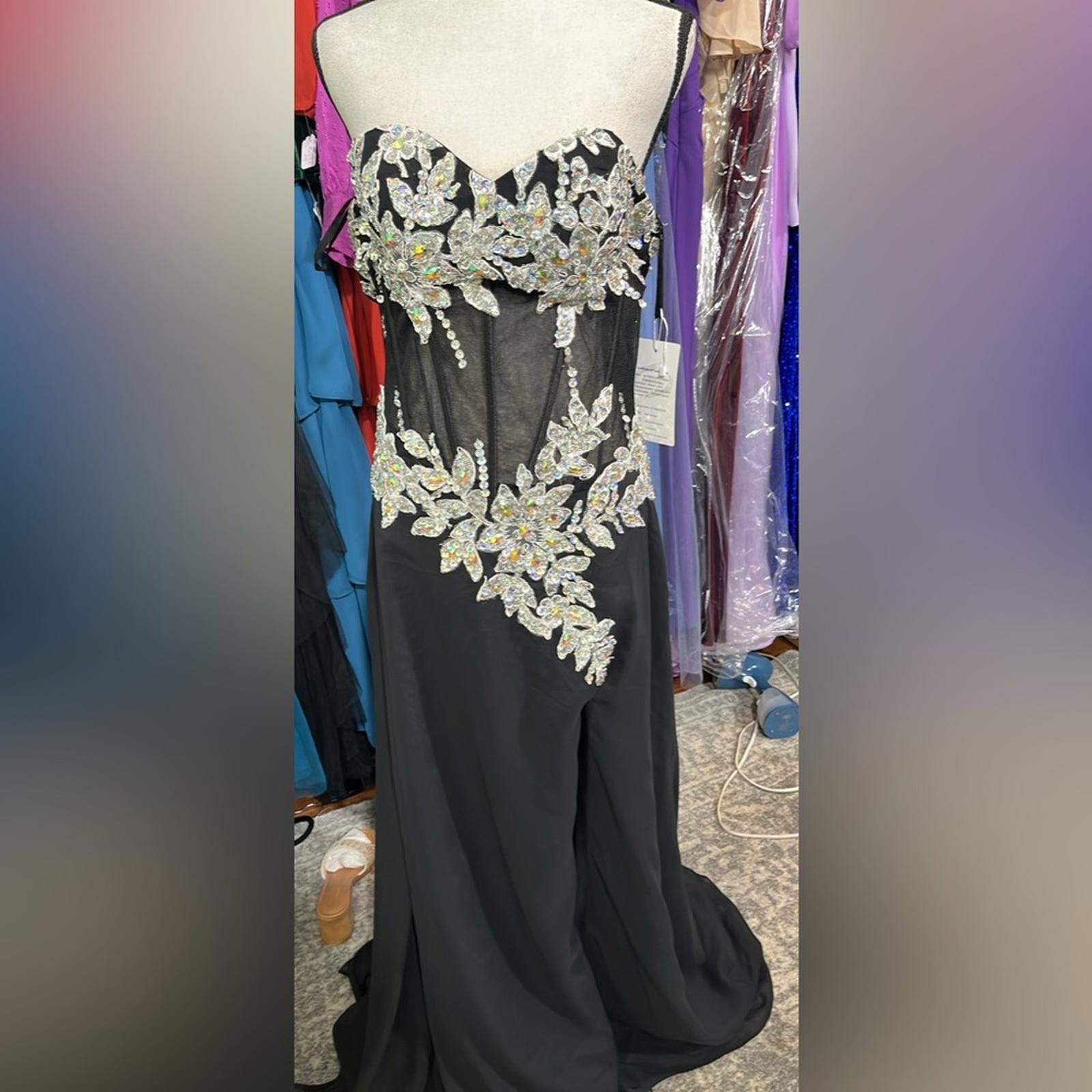 Other Elegant Black Gown with Silver Floral Embellishments Size M / US 6-8 / IT 42-44 - 1 Thumbnail