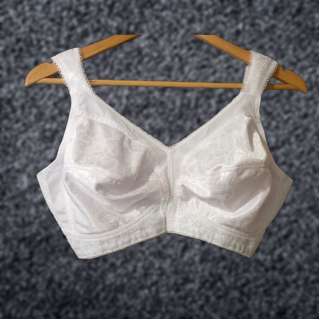Vintage Playtex Bra Women 18-Hour Wireless Satin White Wide Strap 4693 40D EUC #H89-20 Size ONE SIZE - 1 Thumbnail