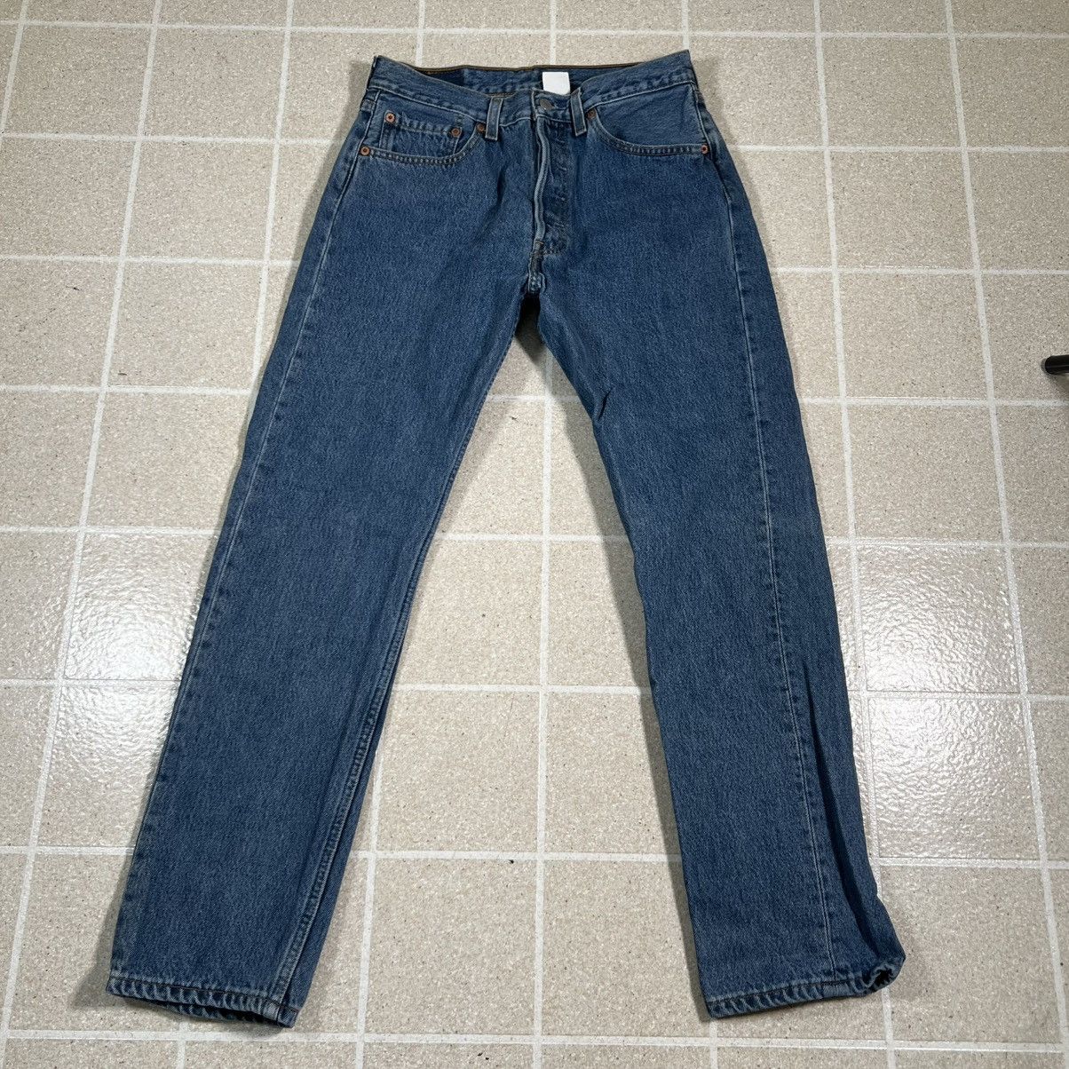 Levi's Vtg Levi’s 501 Button Fly Jeans Made in Mexico Light Wash Size US 29 - 5 Thumbnail