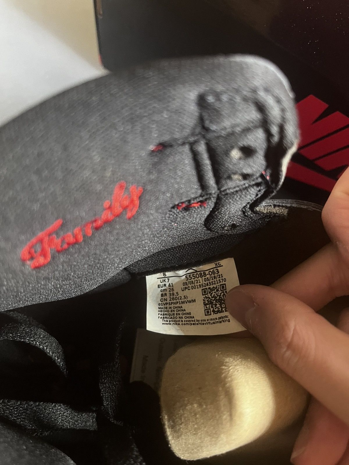 Jordan Brand Jordan 1 Retro High OG Patent Bred Size US 8 / EU 41 - 4 Thumbnail