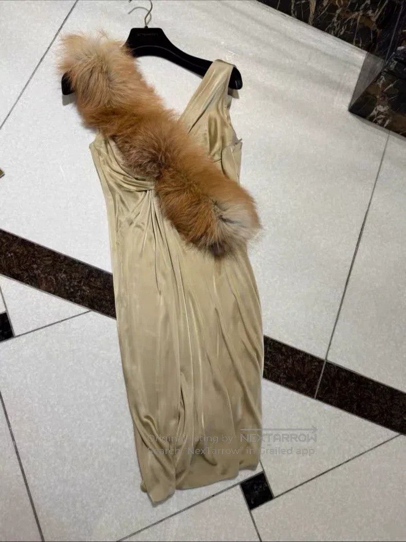 Versace Versace Main line champagne gold fur dress Size M / US 6-8 / IT 42-44 - 2 Thumbnail