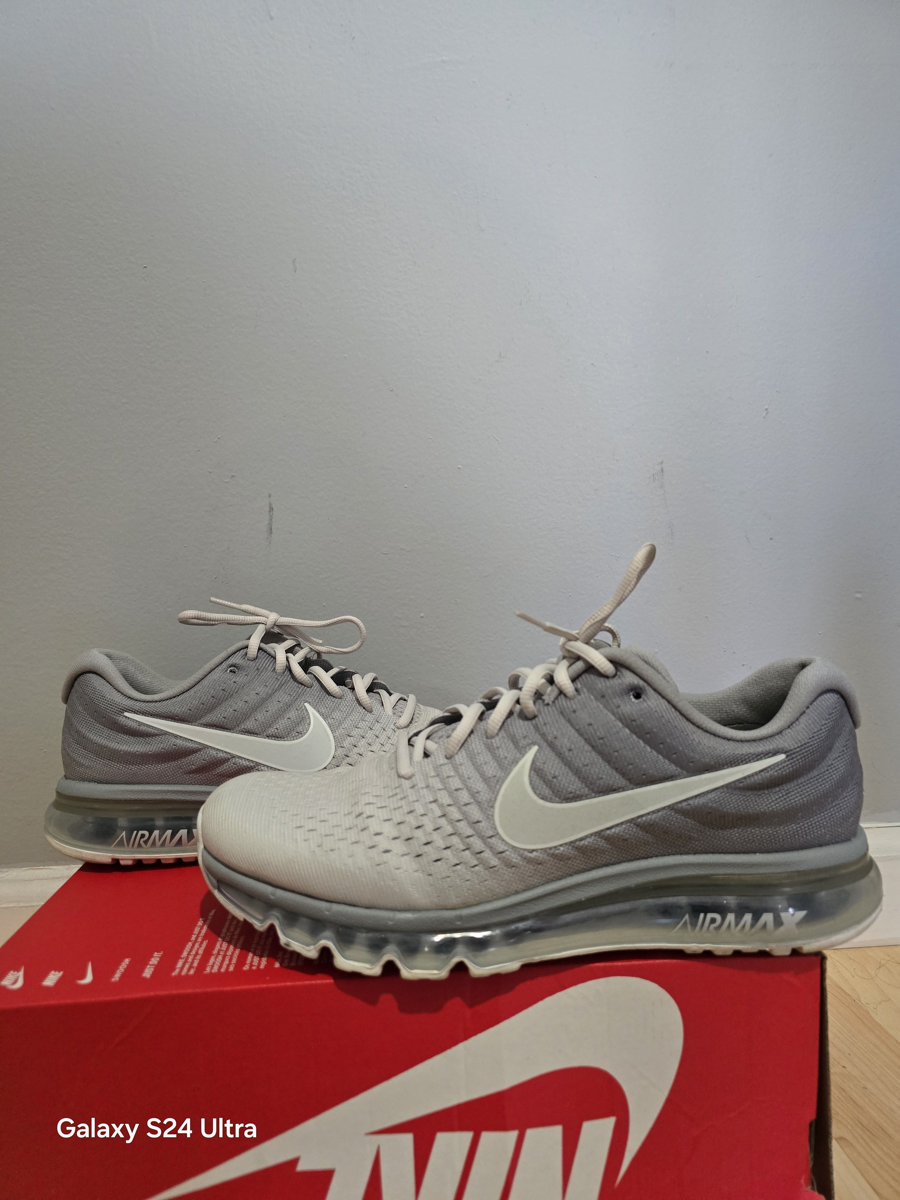 Like new! women’s NIKE AIR MAX 2017 White-Cool Grey hot lava size newest 7.5