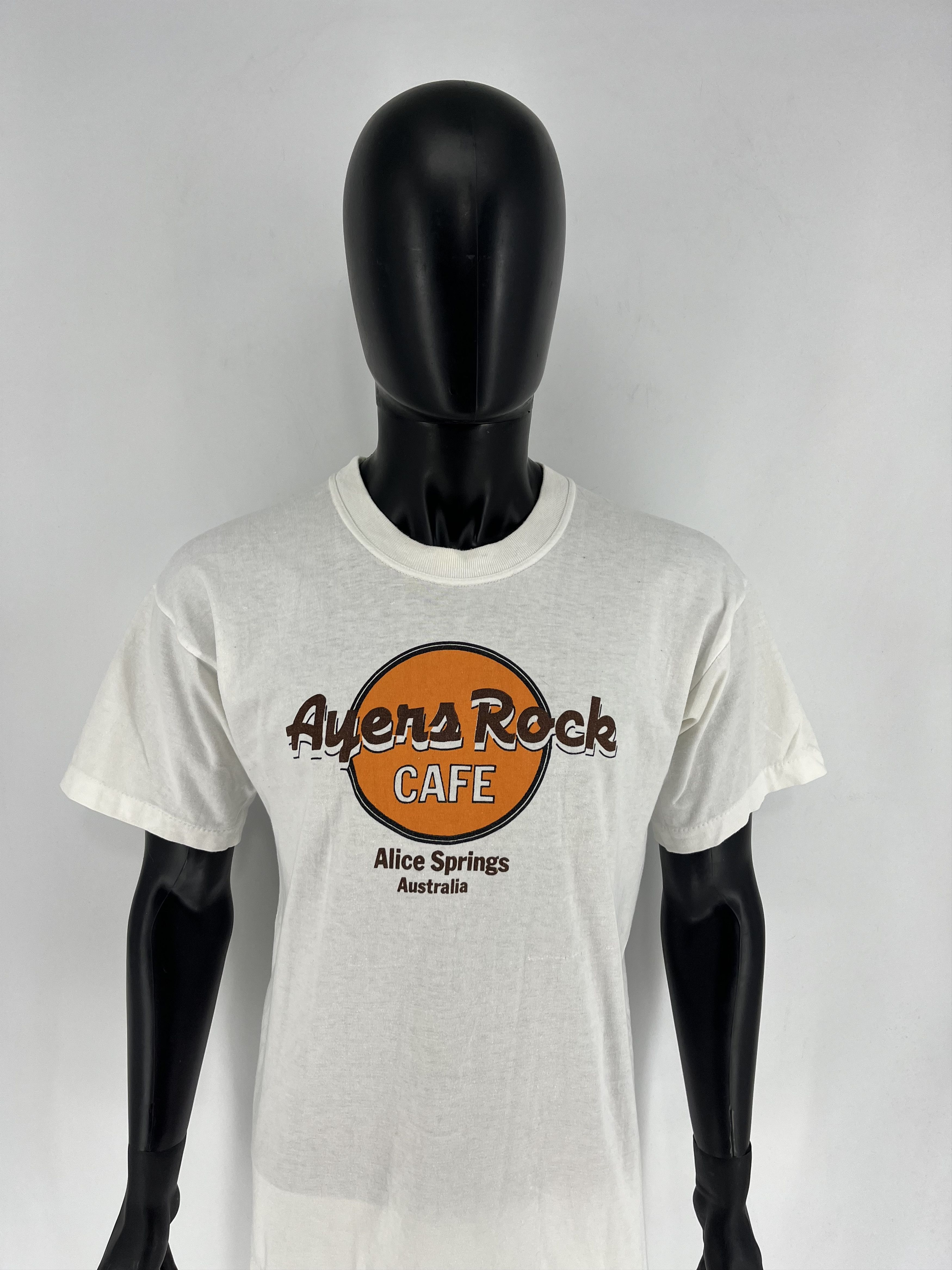Band Tees Vintage 80s 90s Ayers Rock CAFE Alice Springs Australia Size US L / EU 52-54 / 3 - 5 Thumbnail