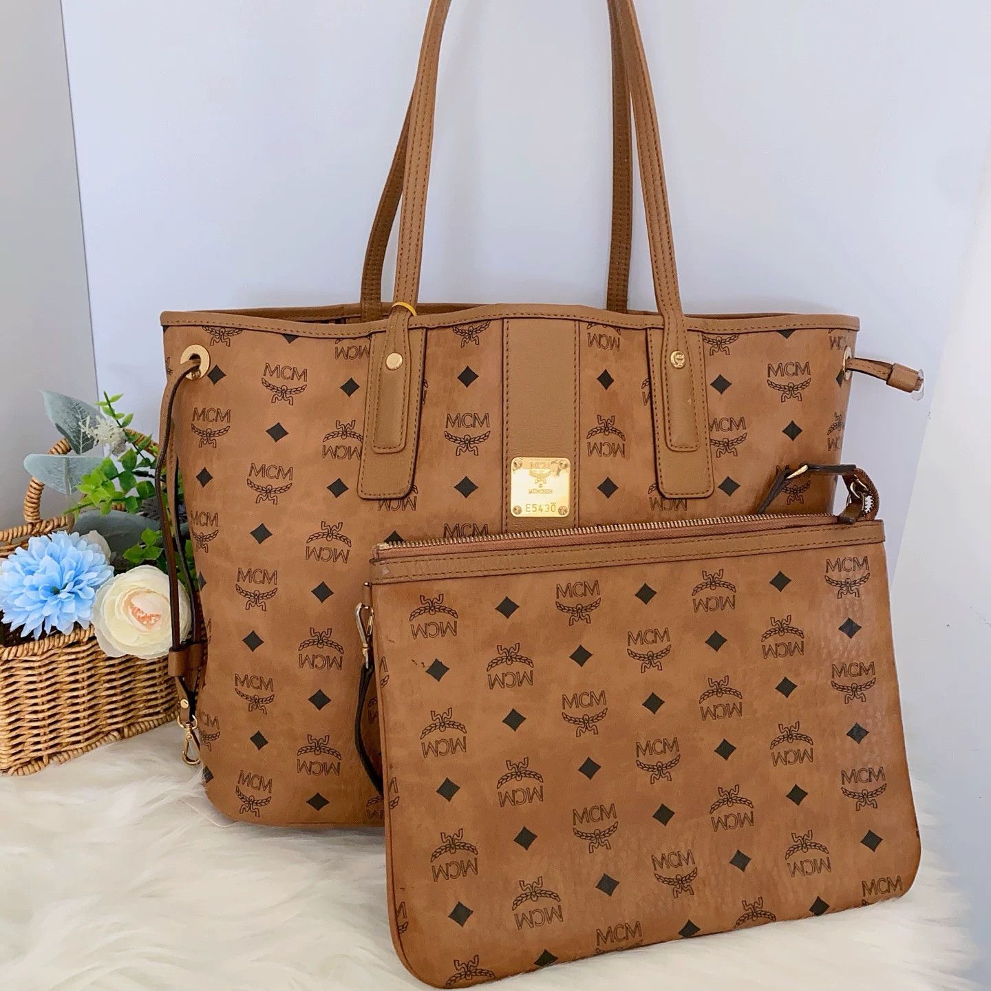 MCM Pre-loved Bag Very good condition Size ONE SIZE - 1 Thumbnail