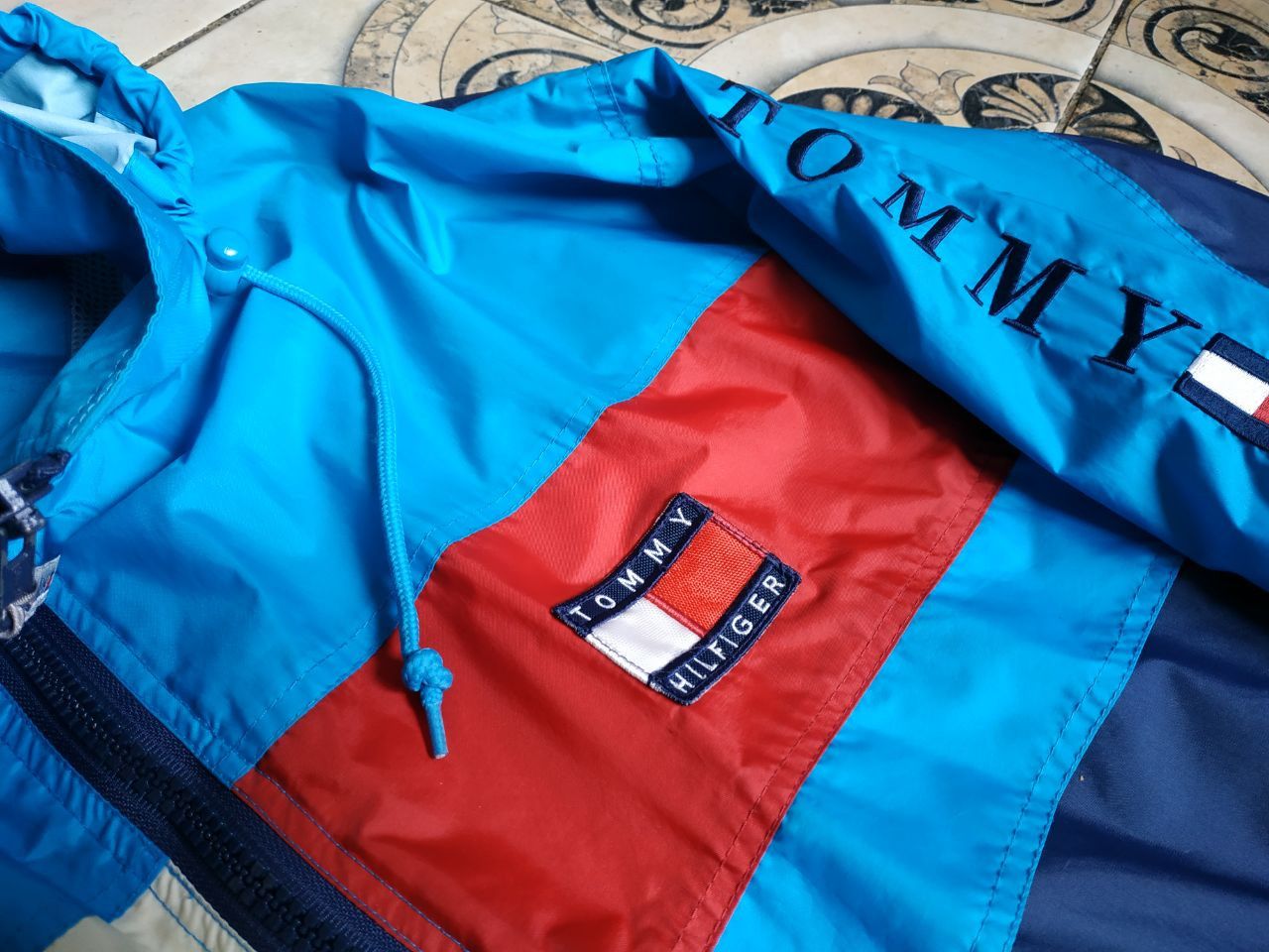 Tommy Hilfiger Vintage 90s Tommy Hilfiger Sailing Gear Big Flag Jacket Size US M / EU 48-50 / 2 - 13 Thumbnail
