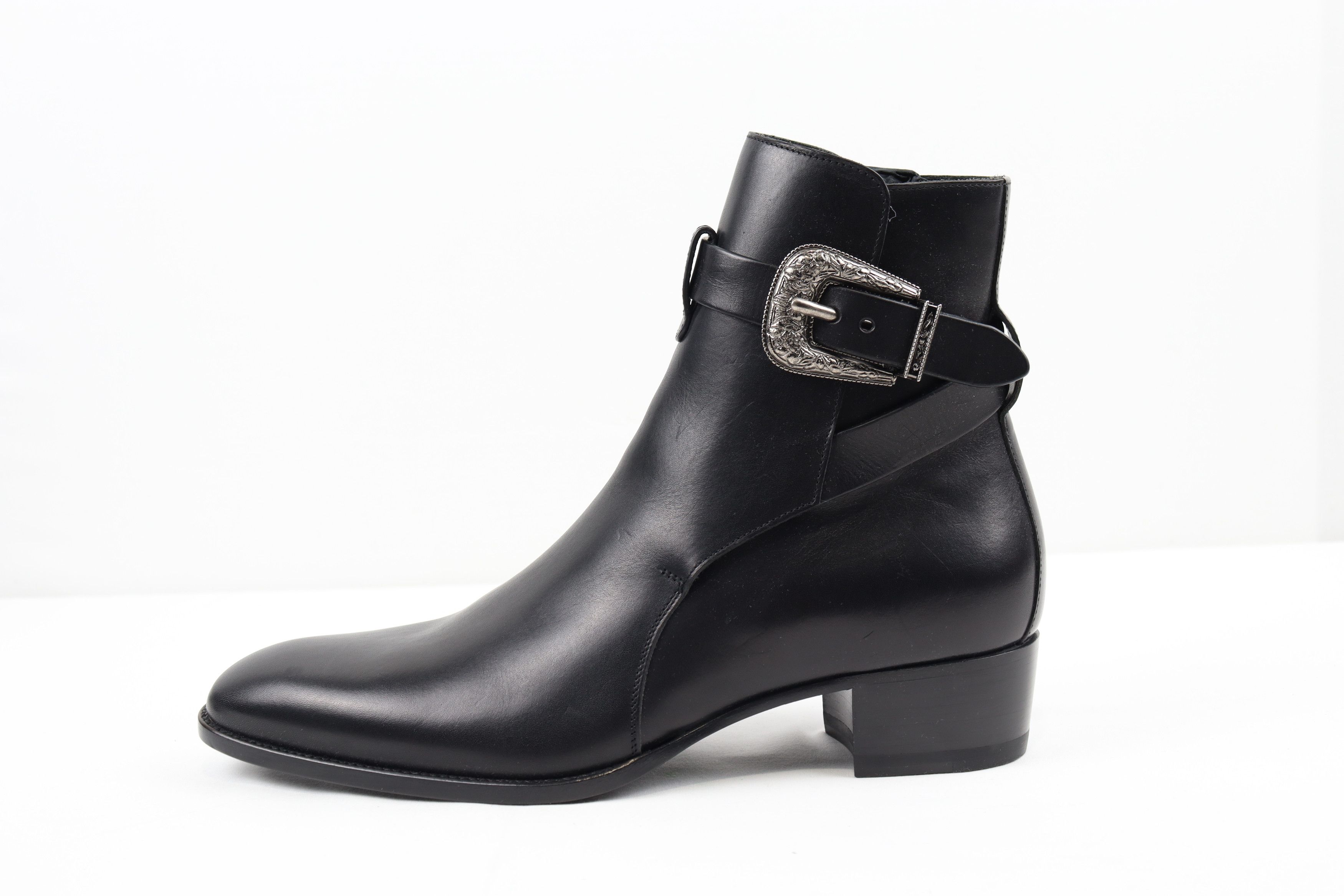 image of Saint Laurent Paris O1Rshd10124 Wyatt 40 Buckle Boots In Nero, Men's