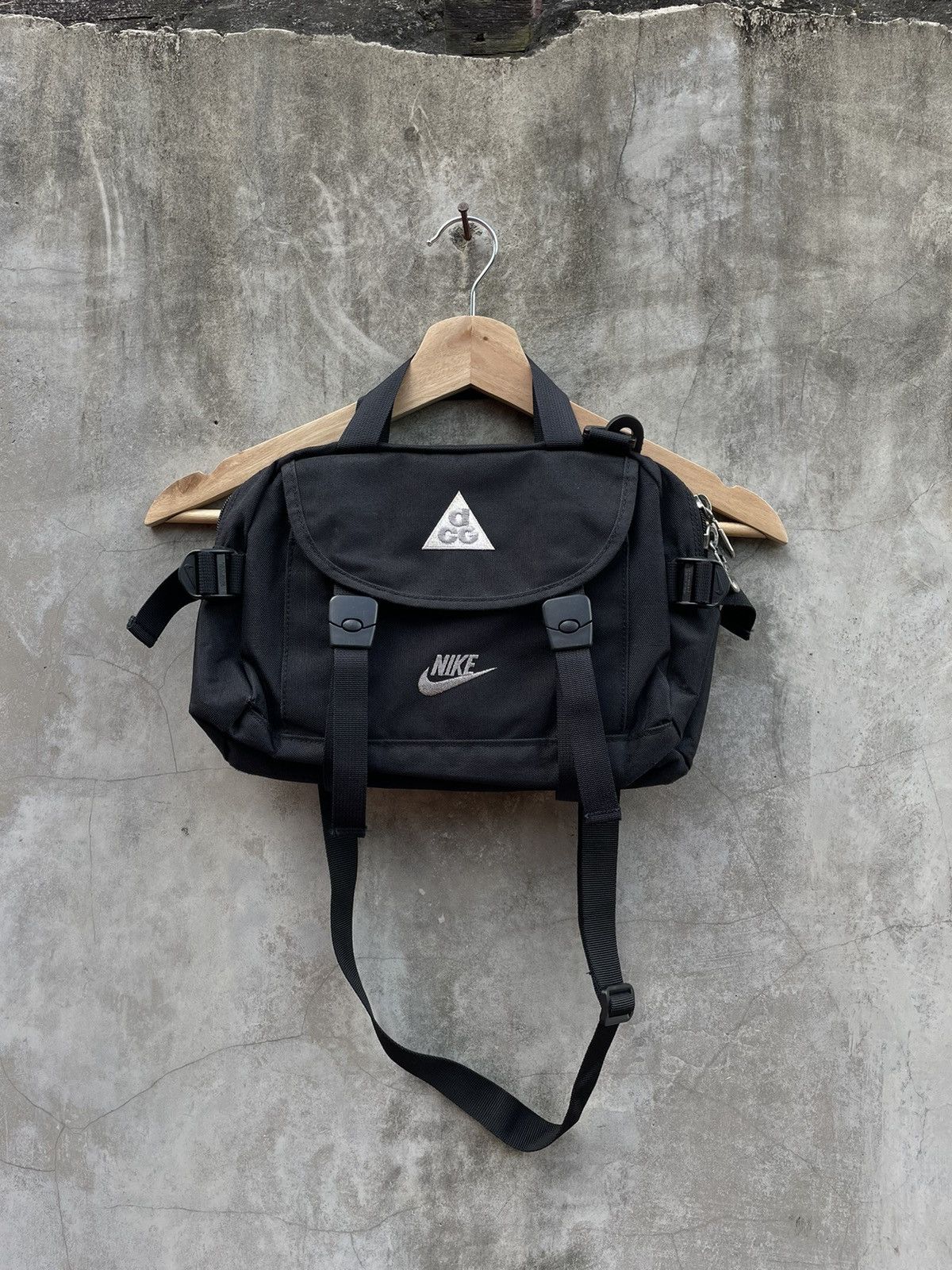 image of Vintage Nike Acg Sling/belt Bag in Black, Men's