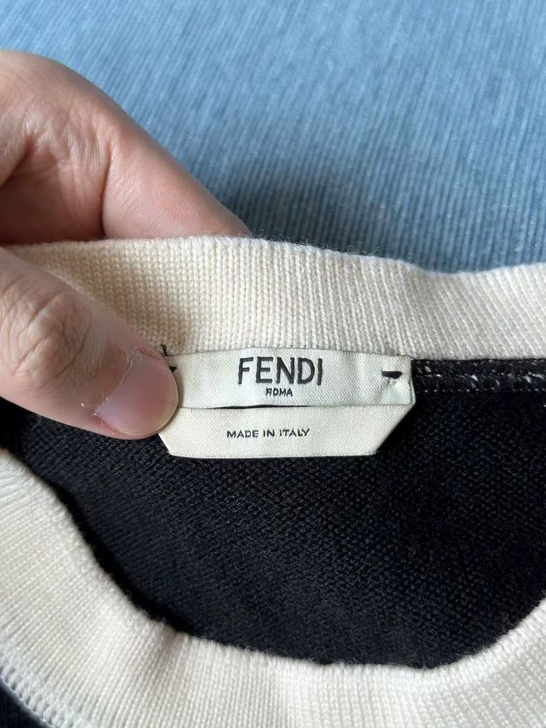 Fendi Fendi size 38 Letter sweater Size US XXS / EU 40 - 5 Thumbnail