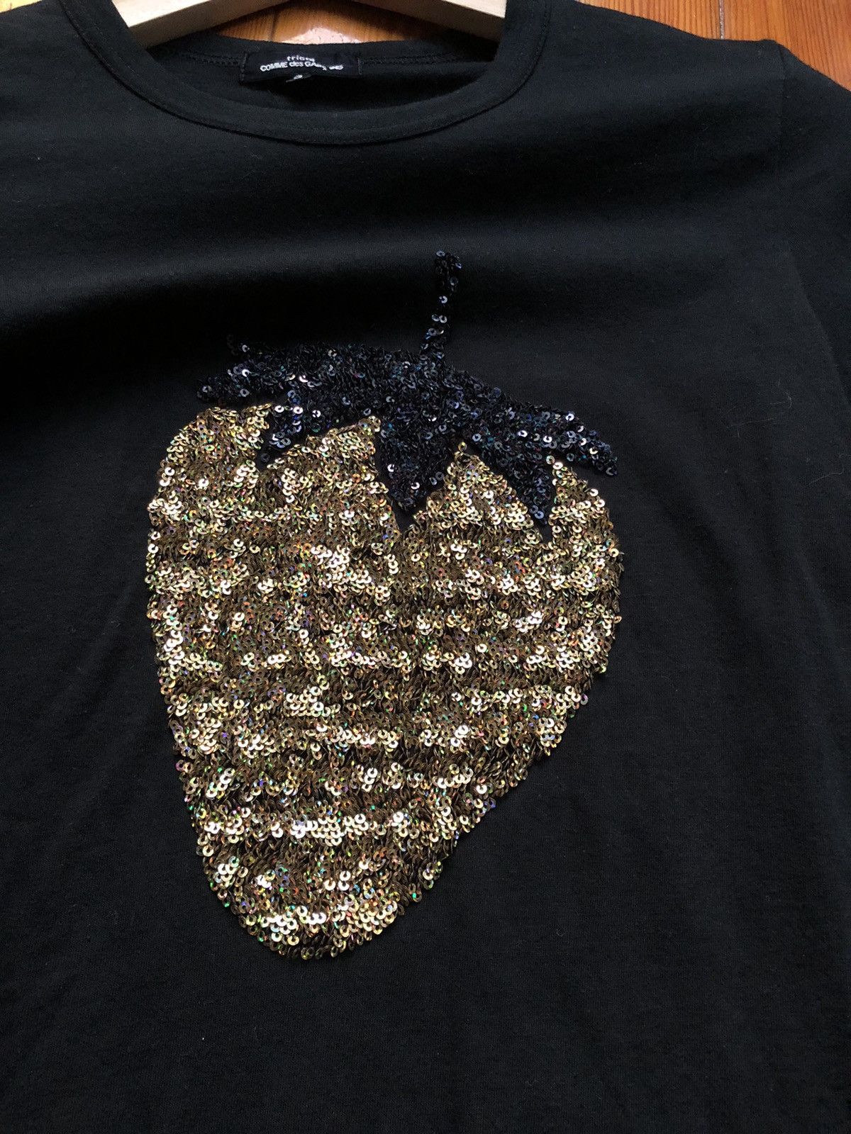 Comme des Garcons × Comme des Garcons Homme Plus × Tricot Comme des Garcons Tricot Comme des Garçons AW17 Sequin Strawberry Shirt Size S / US 4 / IT 40 - 2 Thumbnail