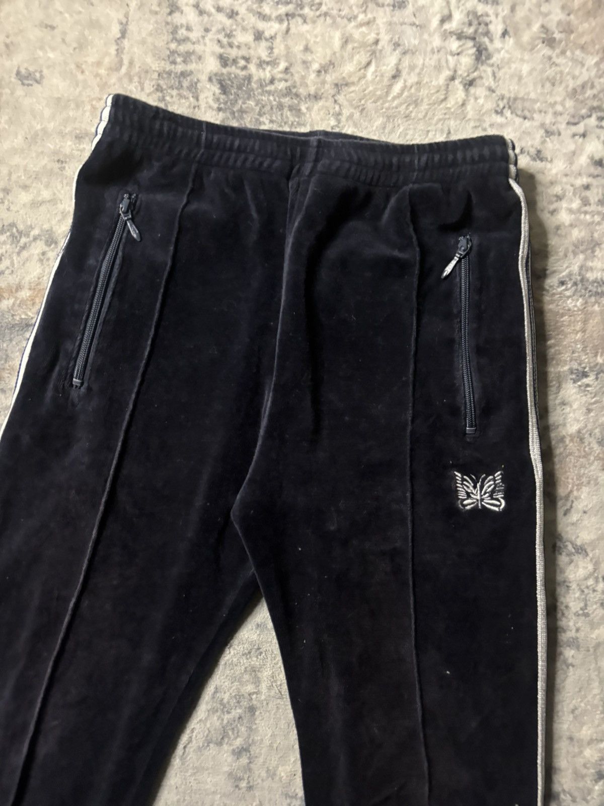 Needles Needles Velour Butterfly sweatpants Size US 29 - 3 Thumbnail