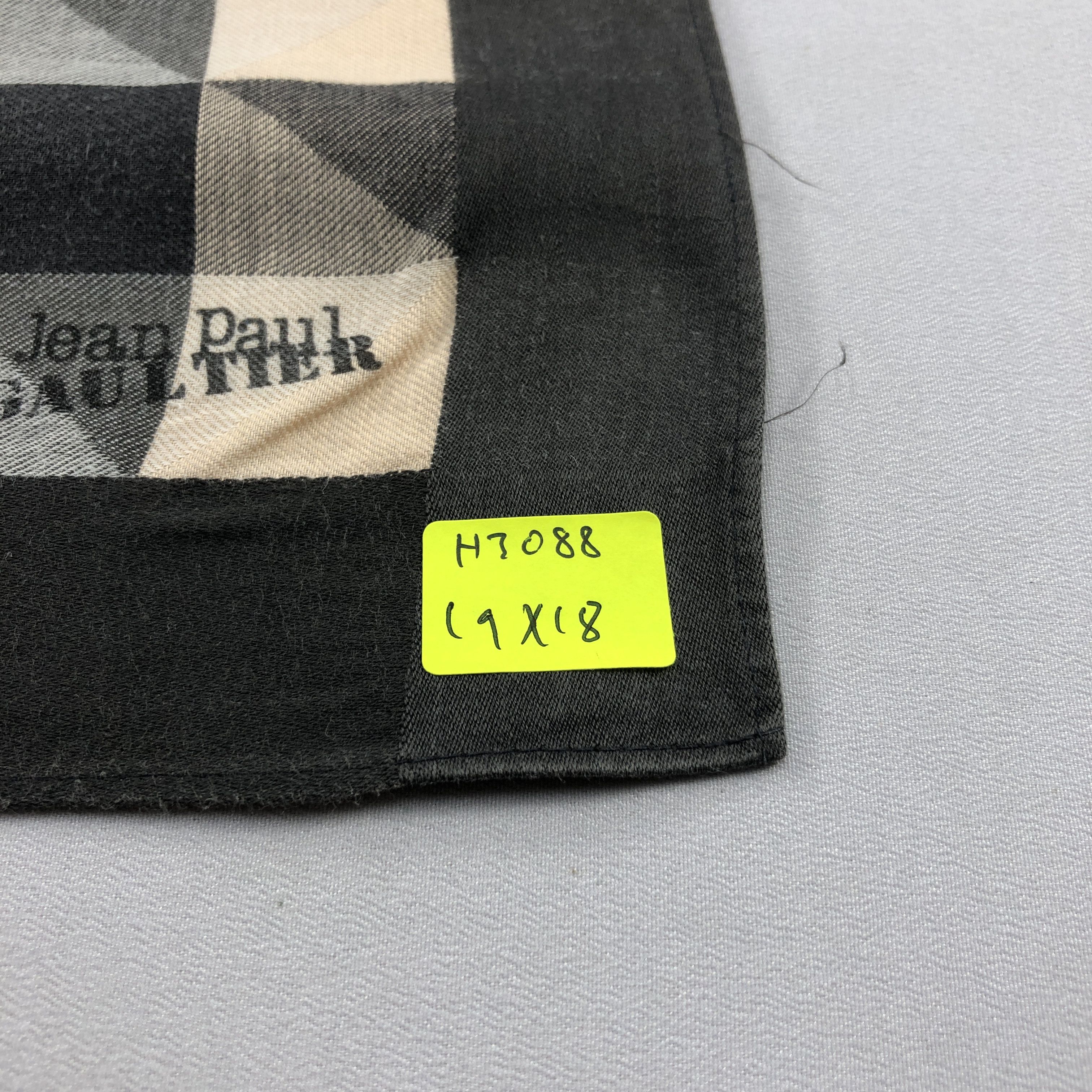 Jean Paul Gaultier Jean Paul Gaultier Handkerchief Neckerchief Bandana H3088 Size ONE SIZE - 8 Thumbnail