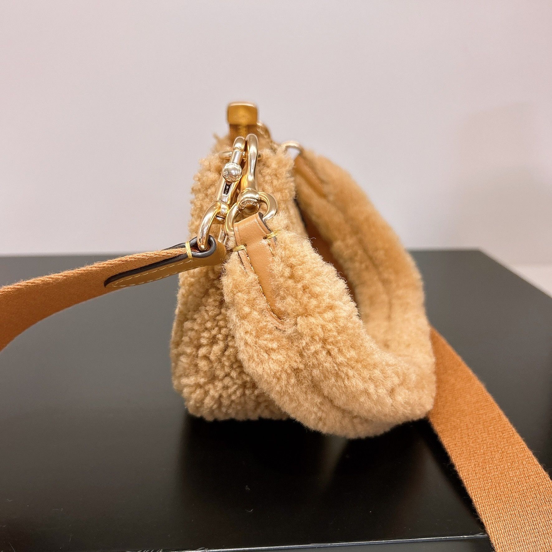 Coach Teri Mini Crossbody Bag In Shearling CDA84 Size ONE SIZE - 6 Thumbnail