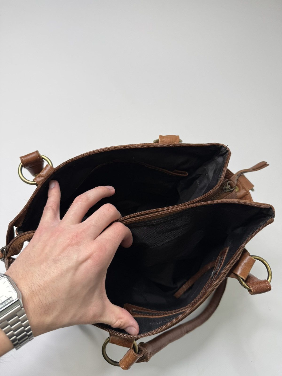 Vintage Vintage leather bag y2k avant garde swag classy retro 90s 00 Size ONE SIZE - 9 Thumbnail