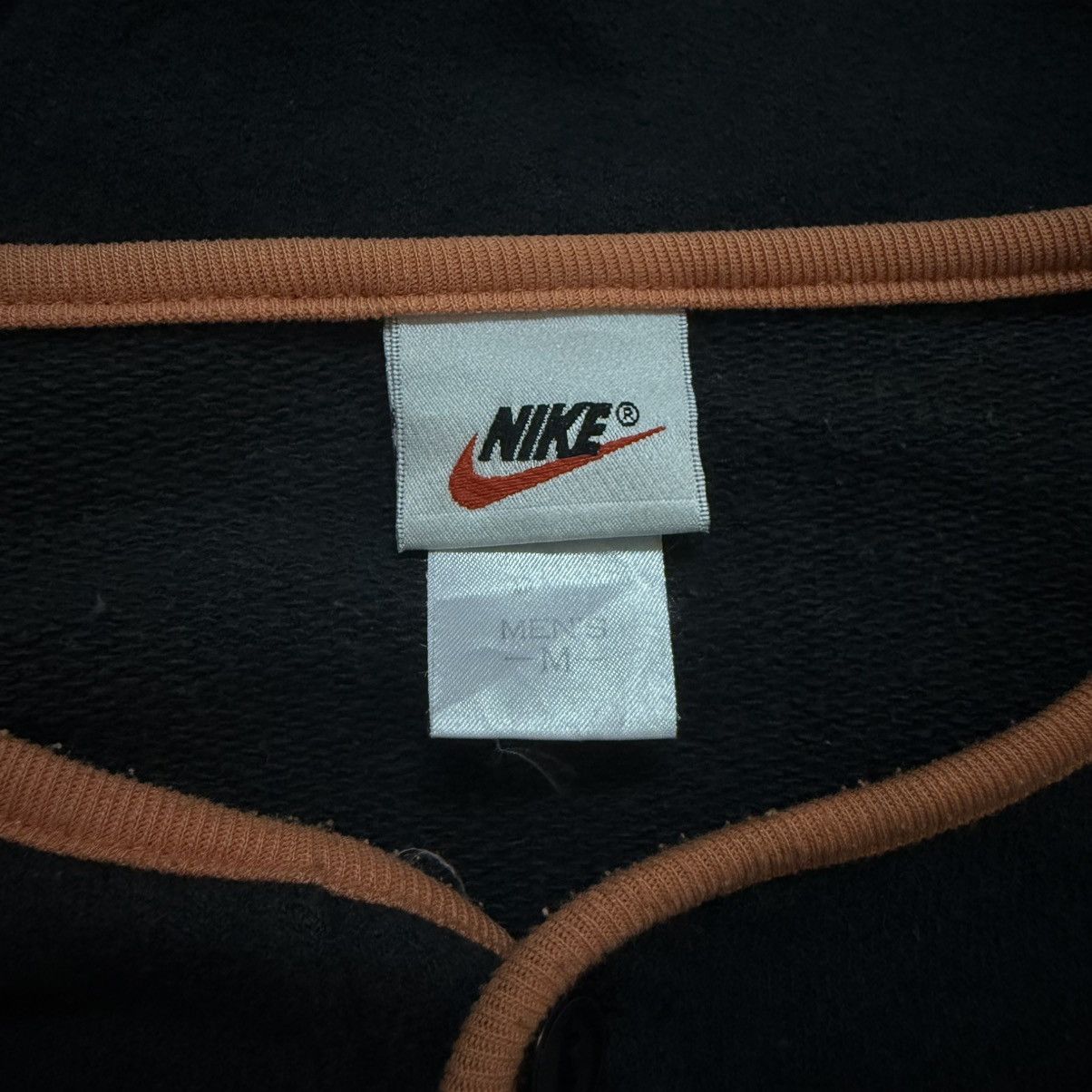 Nike Vintage Nike Small Swoosh Tshirt Size US M / EU 48-50 / 2 - 5 Thumbnail