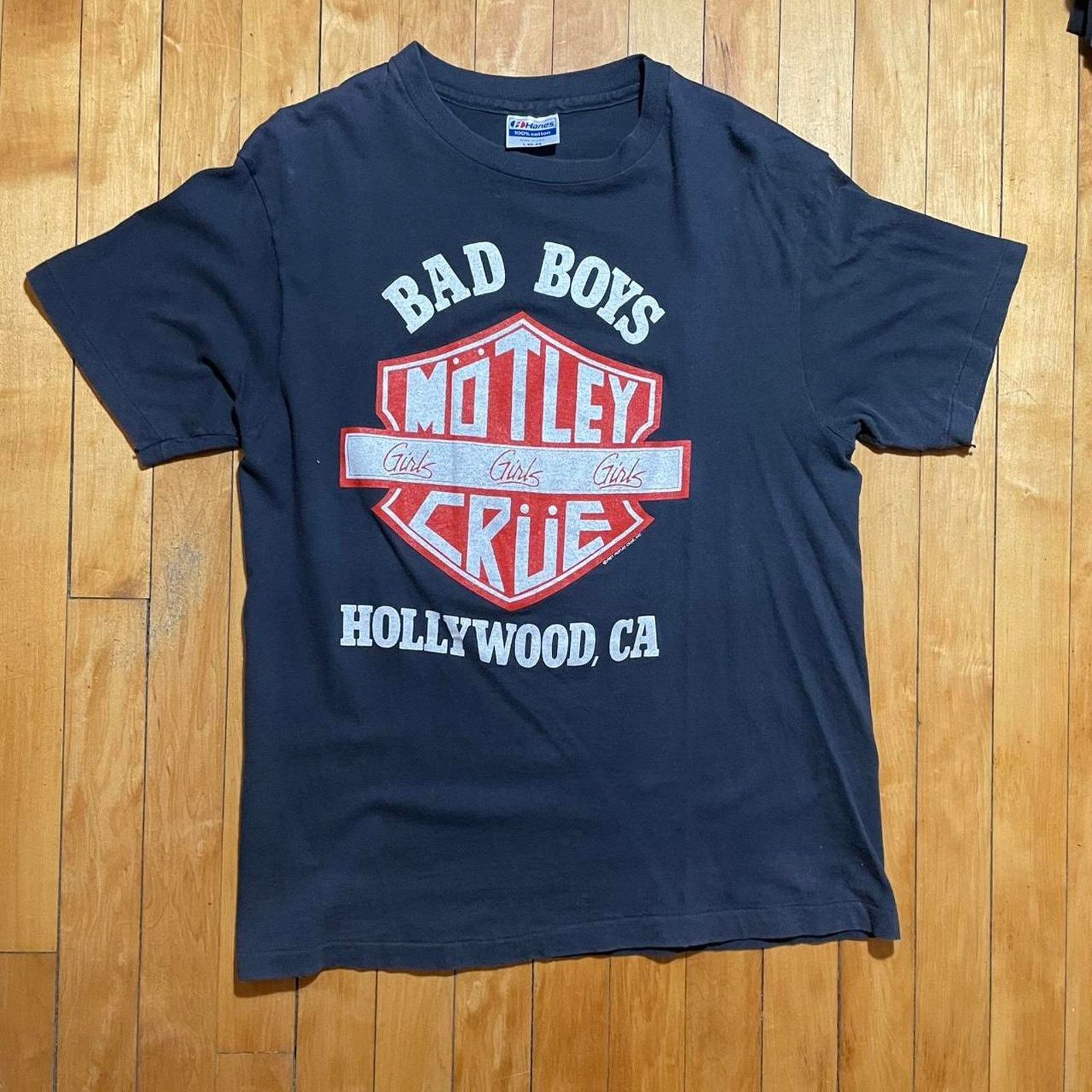 Hanes Vintage Motley Crue Bad Boys T Shirt Mens L Band Tee USA Size US L / EU 52-54 / 3 - 1 Thumbnail