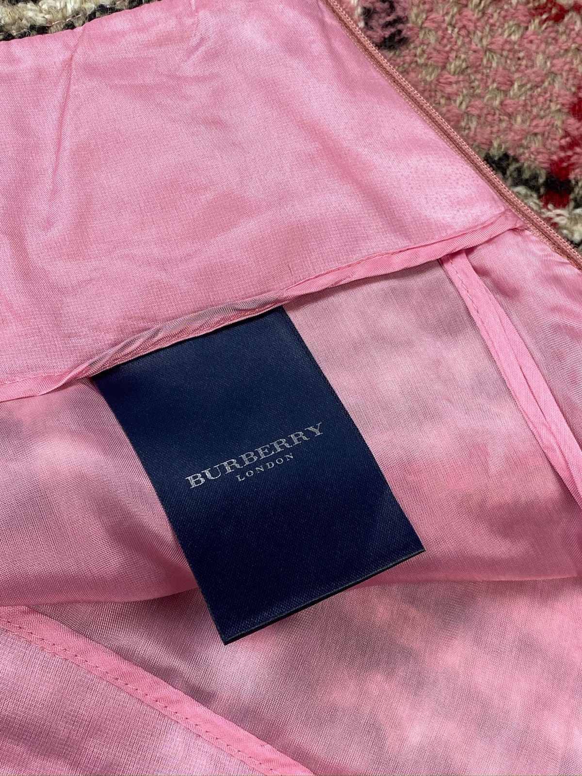 Burberry Vintage Burberry London Nova Check Tweed Skirt UK 8 US 6 Size 27" / US 4 / IT 40 - 11 Thumbnail