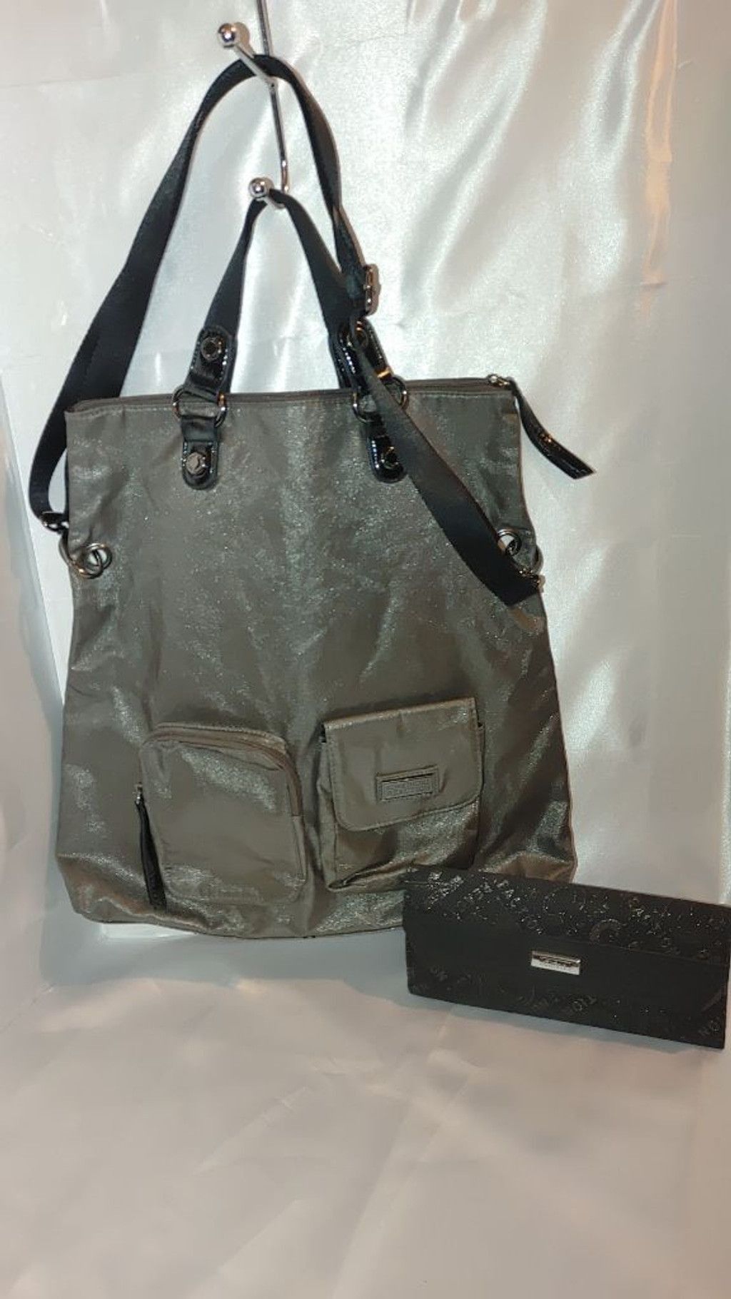 The Unbranded Brand Kenneth Cole Metallic Bag & Wallet Set Size ONE SIZE - 2 Thumbnail