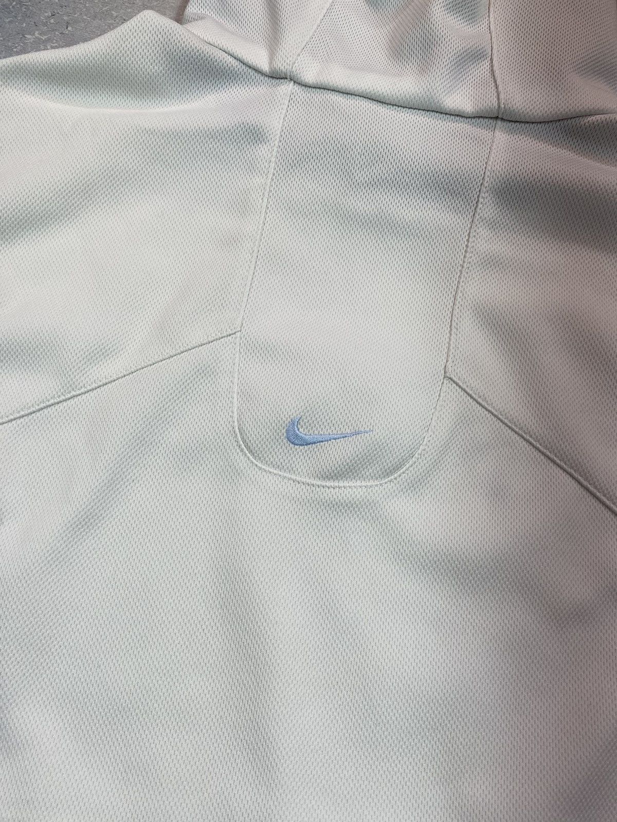 Nike × Vintage Vintage Kids Nike Shox White T-shirt With Logo Size US S / EU 44-46 / 1 - 8 Thumbnail
