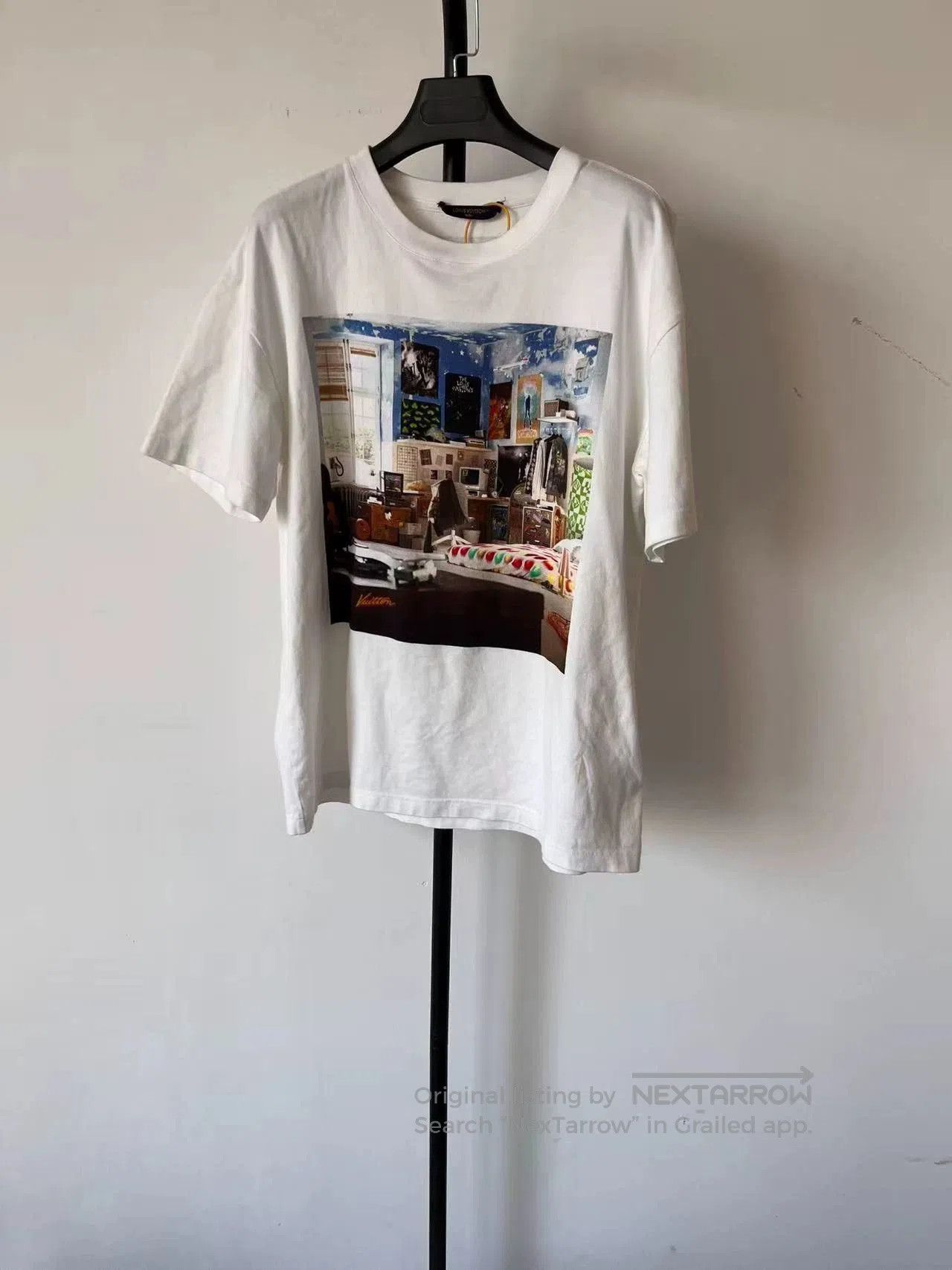 Louis Vuitton LOUIS VUITTON Oil Painting Graffiti Short-Sleeve T-Shirt. Size US M / EU 48-50 / 2 - 1 Thumbnail