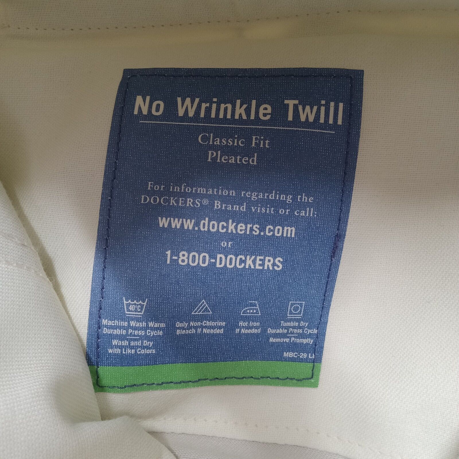 Dockers Vintage Dockers Khakis Men's 34x28 Beige Pleated Classic Fit Size US 34 / EU 50 - 6 Thumbnail